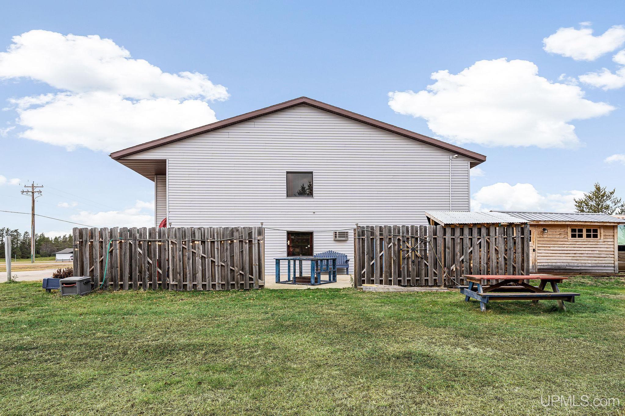 190 E M - 35 Highway Property Photo 8