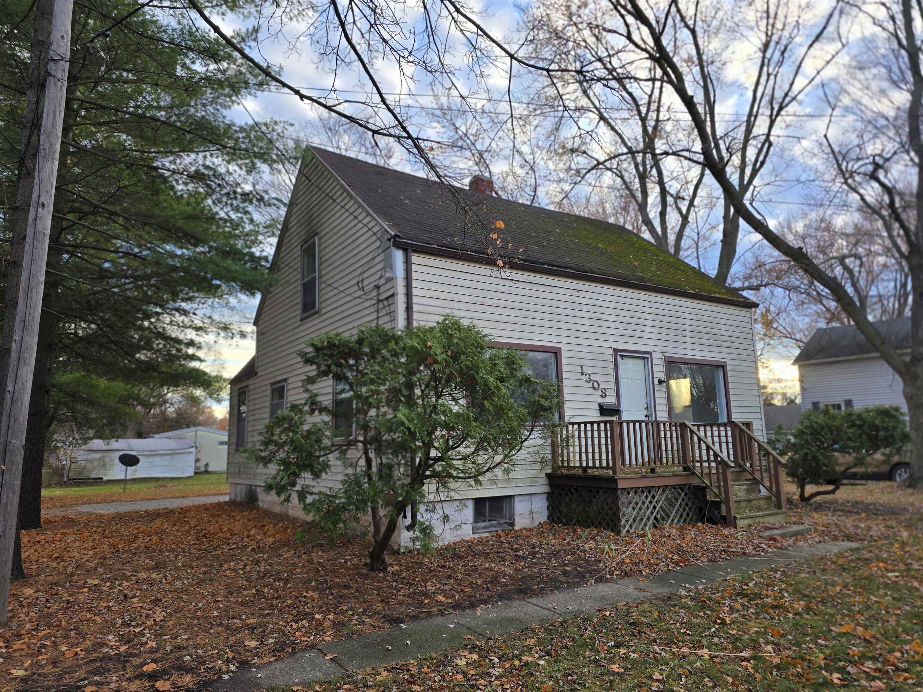1308 E High Street Property Photo 1