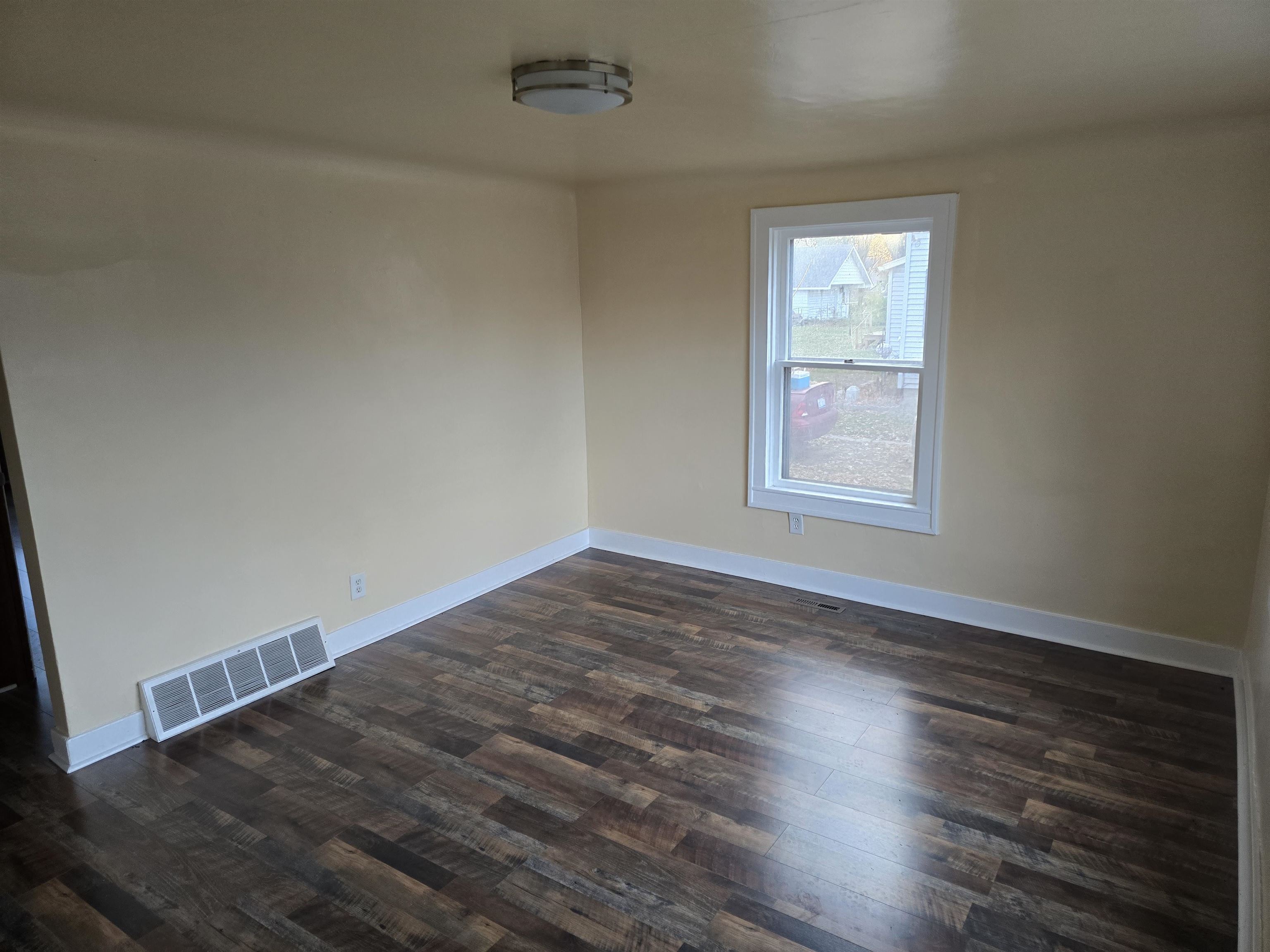 1308 E High Street Property Photo 5