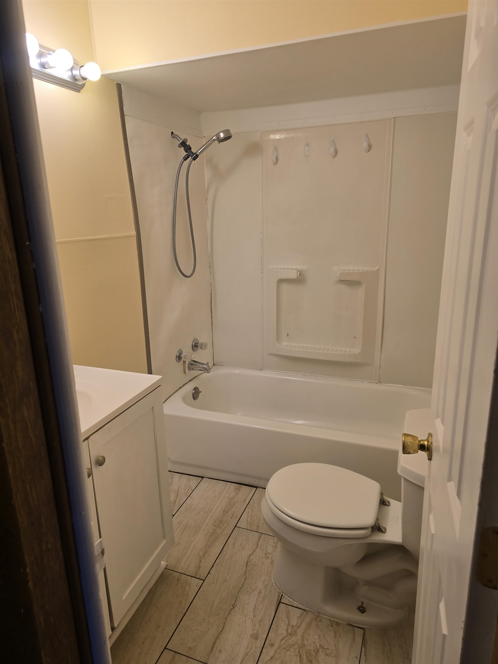1308 E High Street Property Photo 13