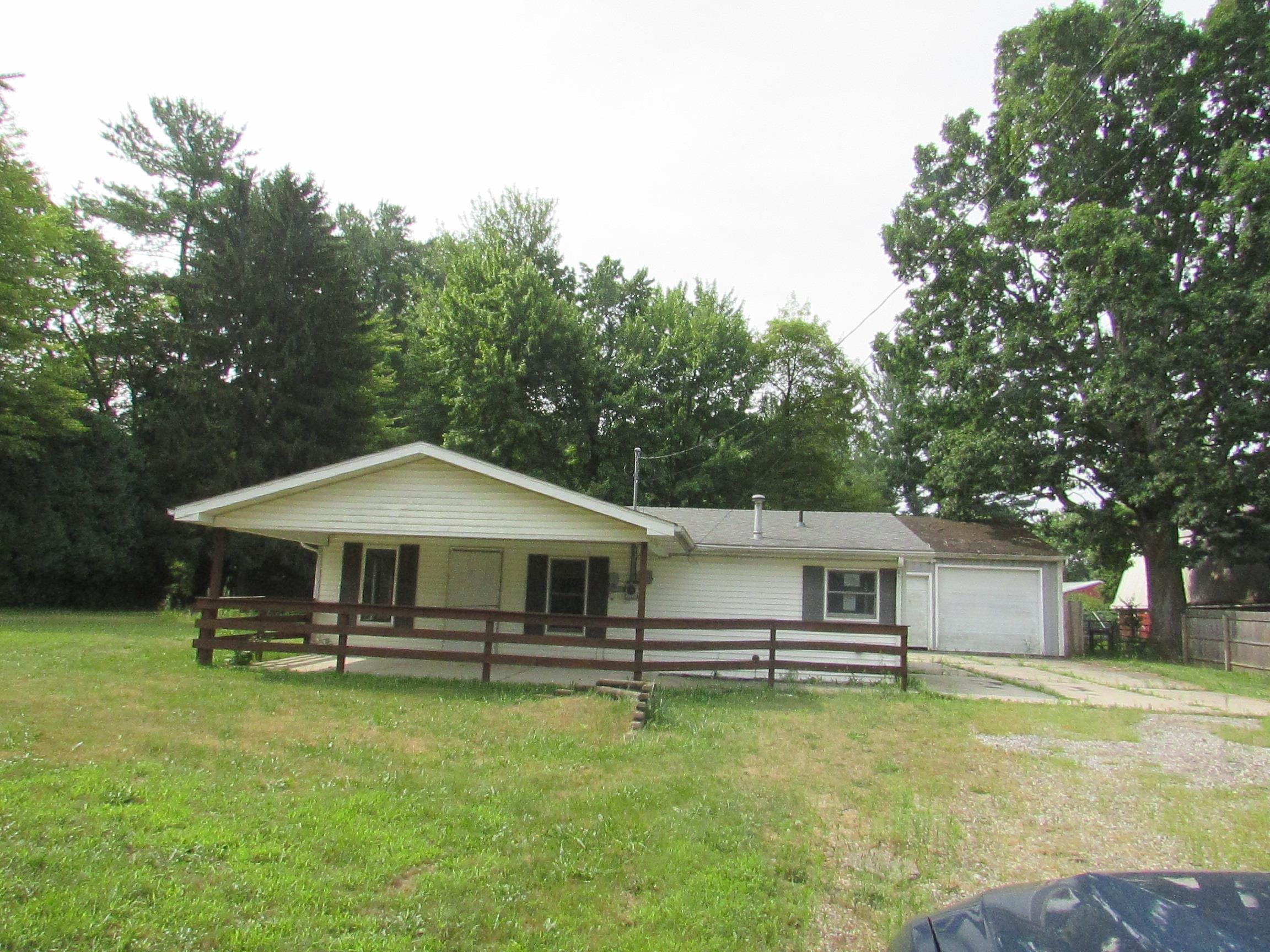 2905 W Burt Road Property Photo 1