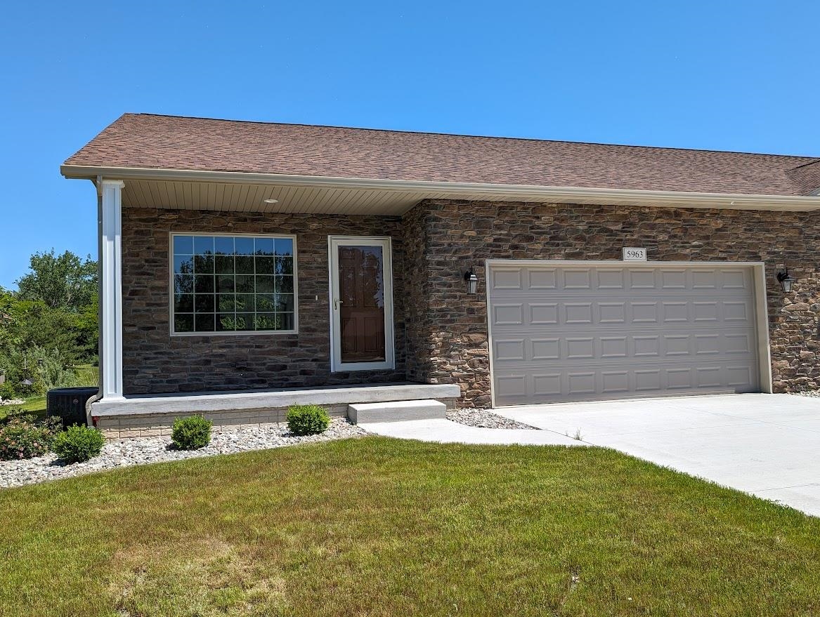 5979 Faith Boulevard Property Photo 1