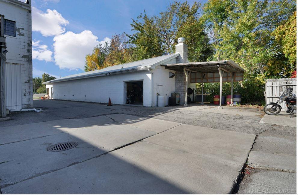 3350-3356 Lapeer Road Property Photo 2