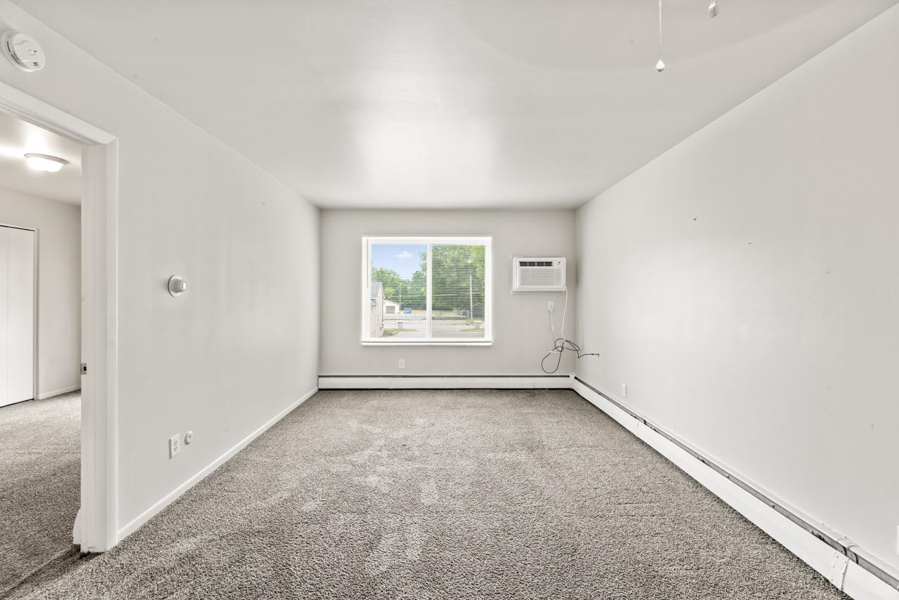 828 North Apt. #12 Street Property Photo 4