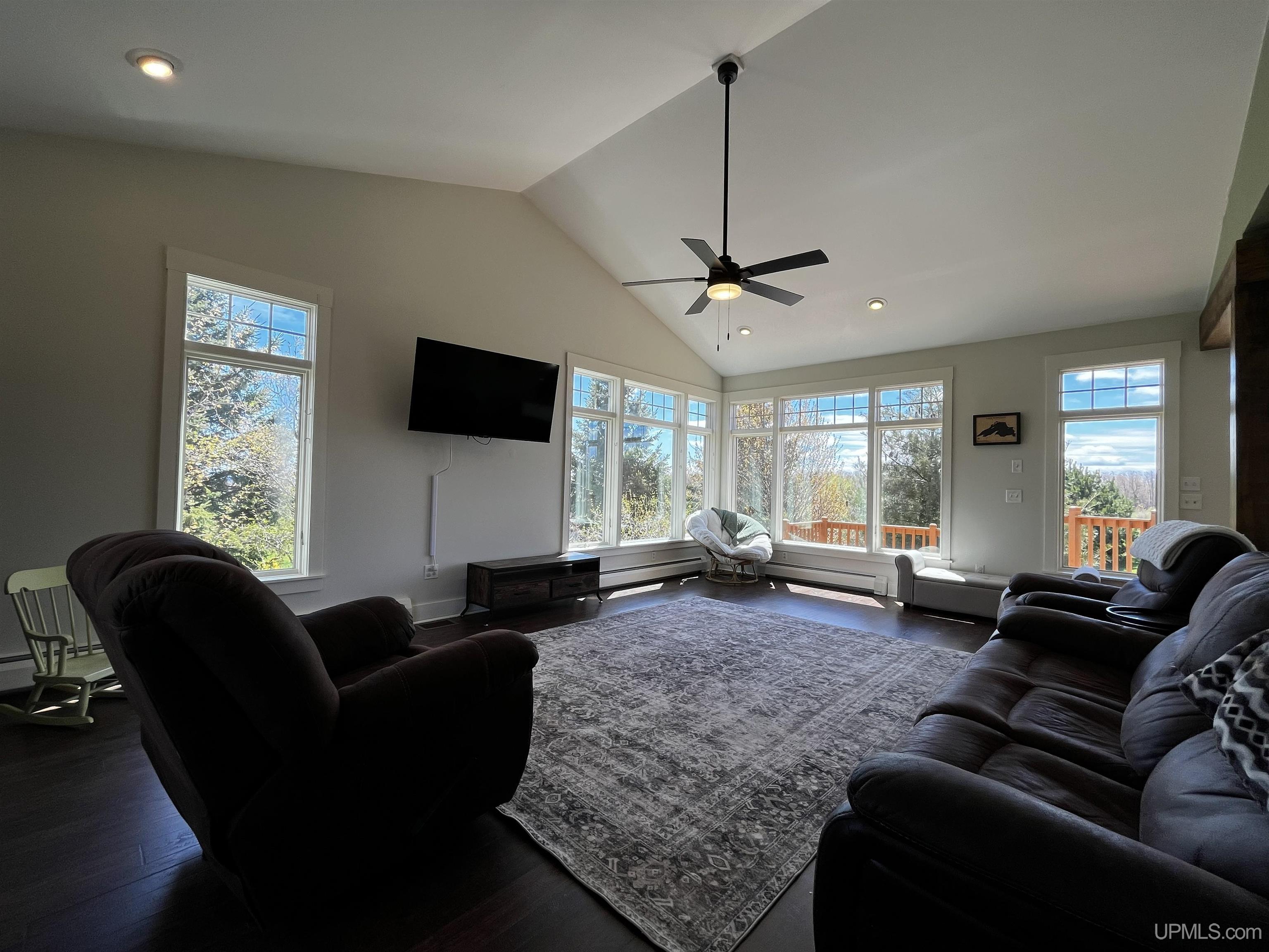 21605 Massie Road Property Photo 4