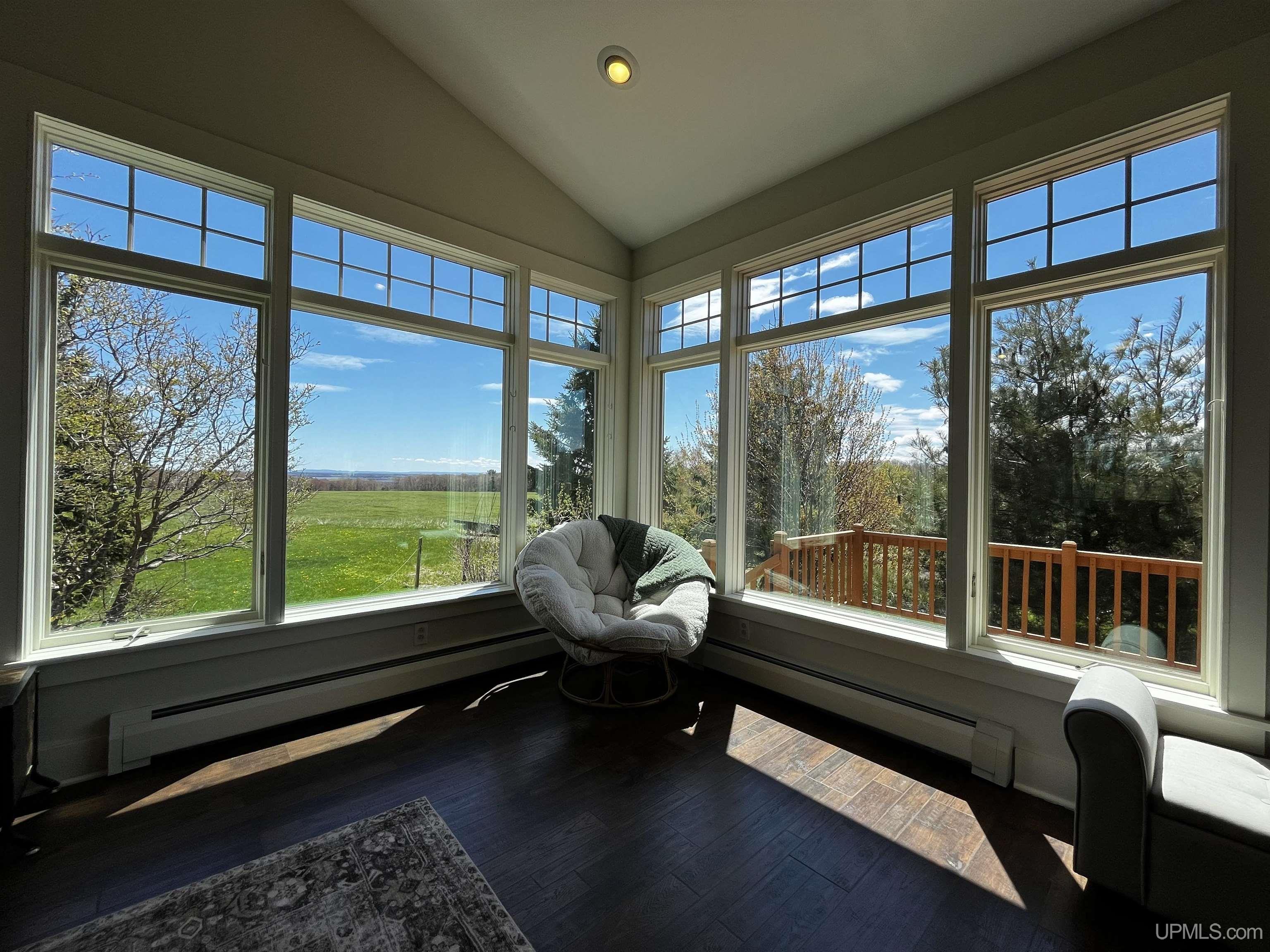 21605 Massie Road Property Photo 5