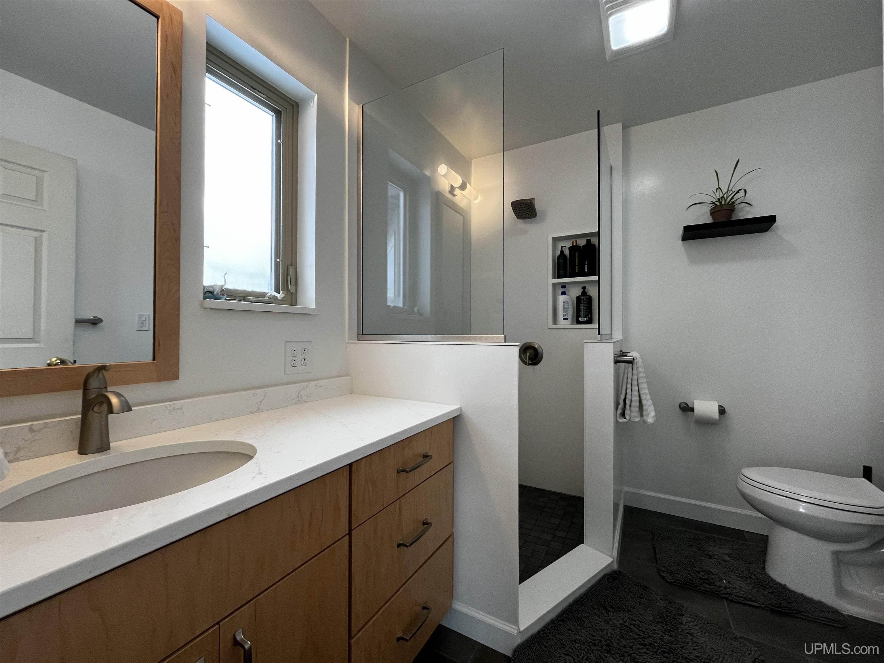 21605 Massie Road Property Photo 21