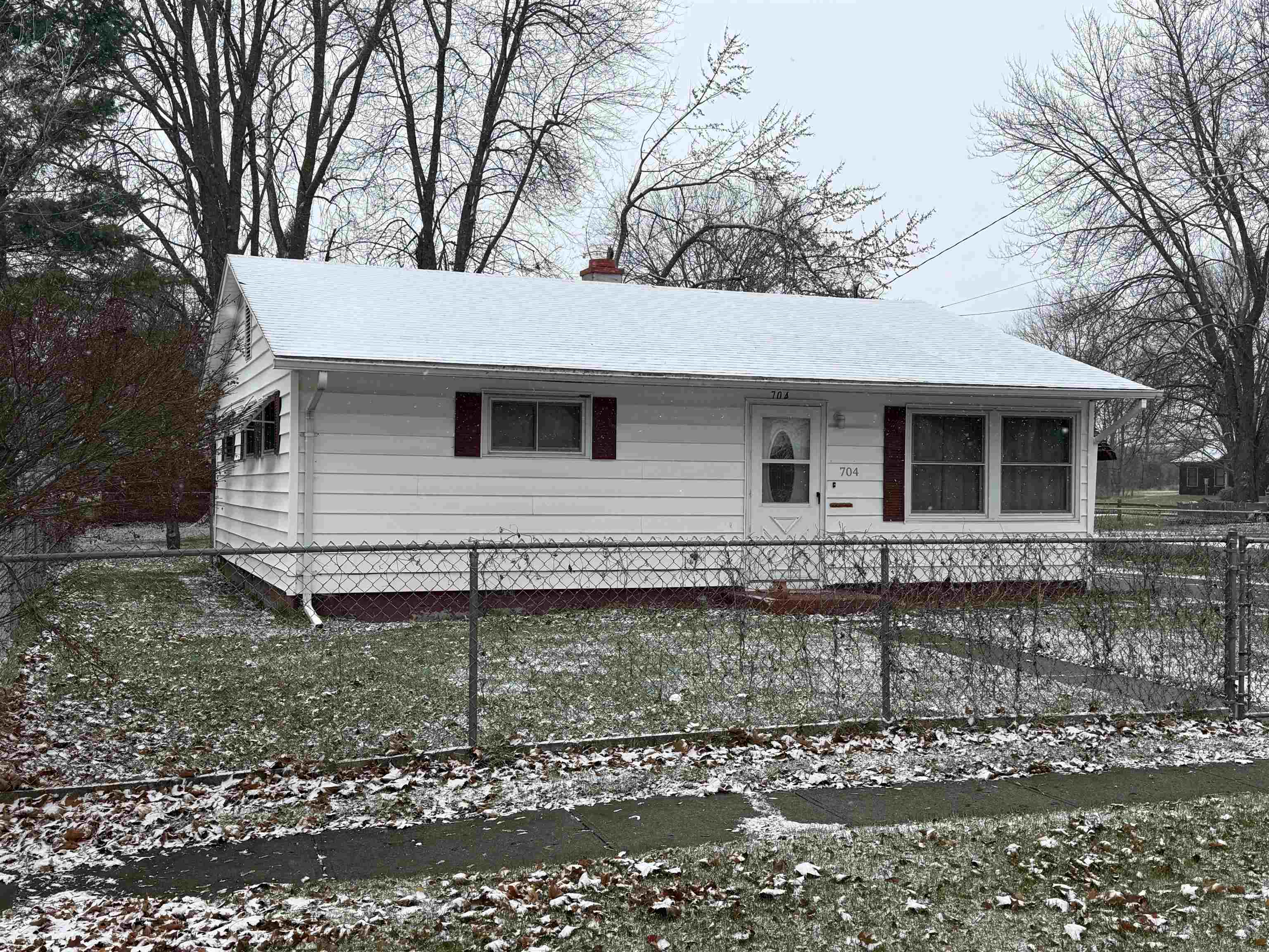 704 Isham Street Property Photo 2