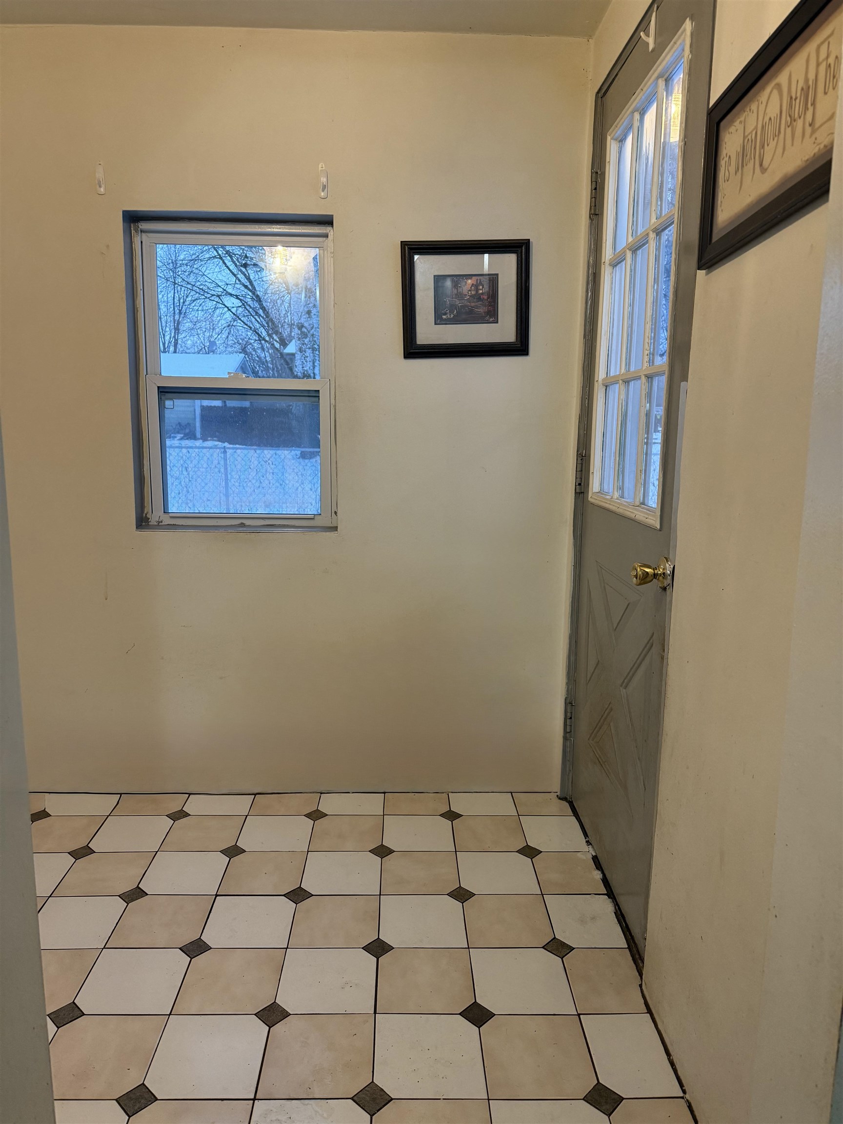 704 Isham Street Property Photo 6