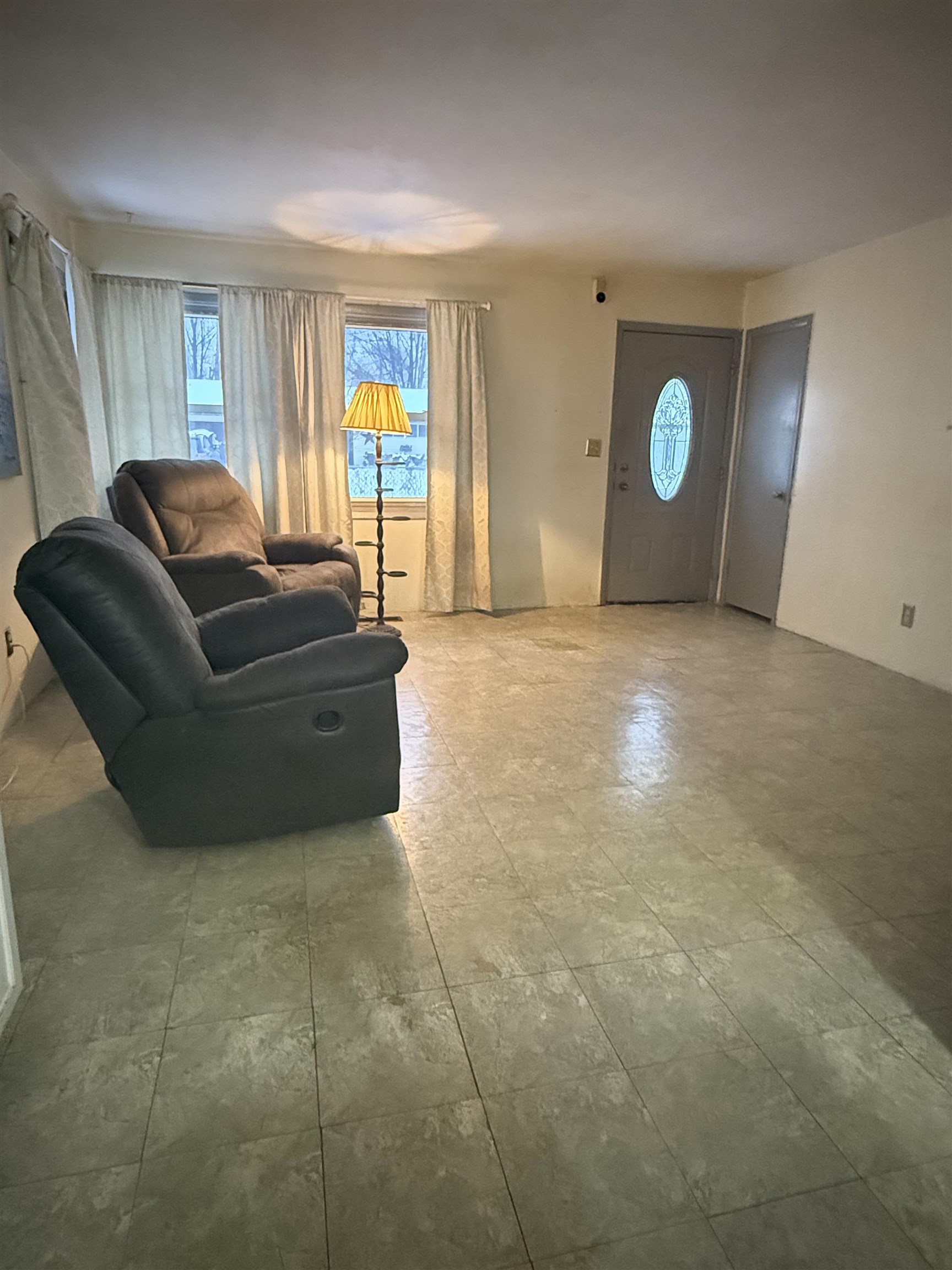 704 Isham Street Property Photo 8
