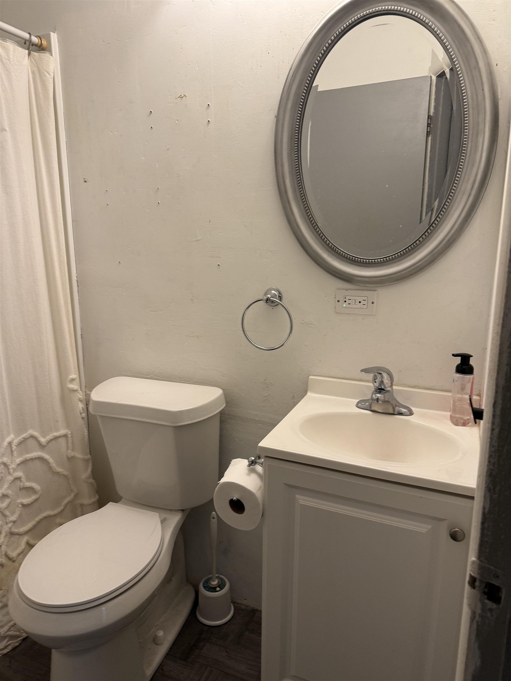 704 Isham Street Property Photo 10