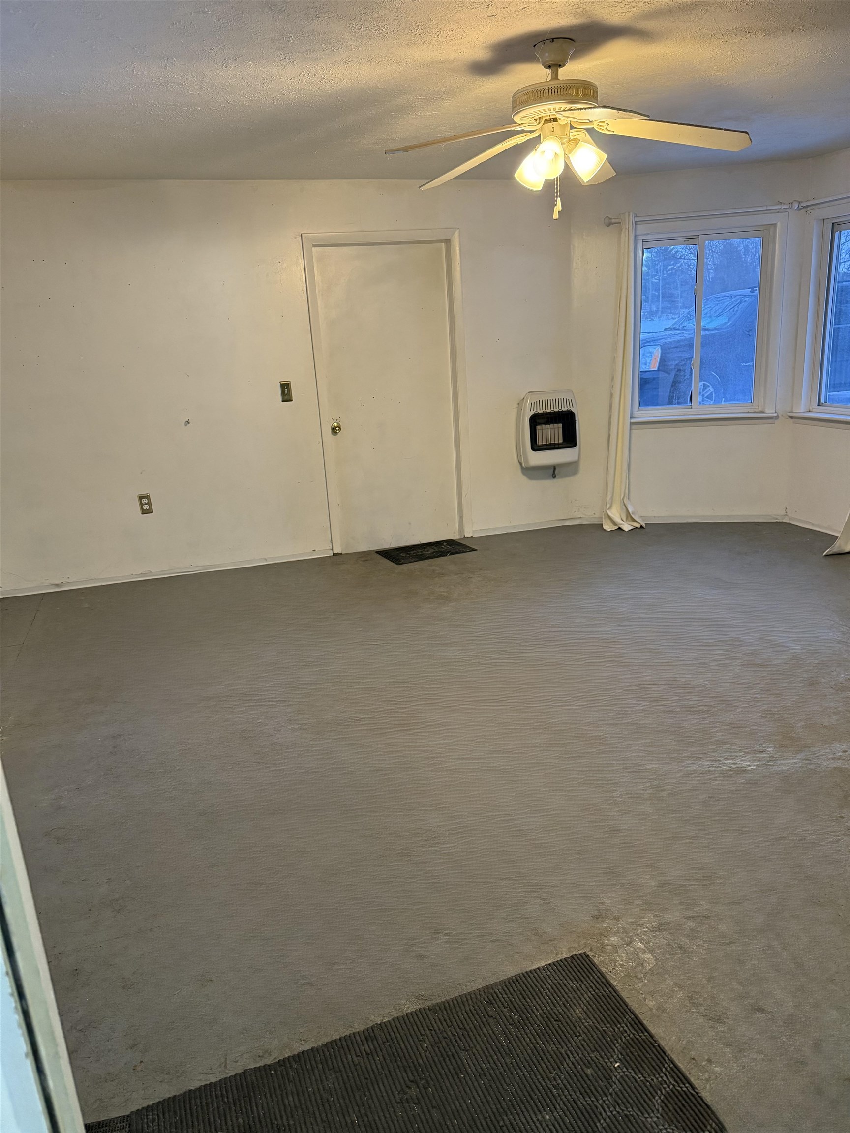704 Isham Street Property Photo 11