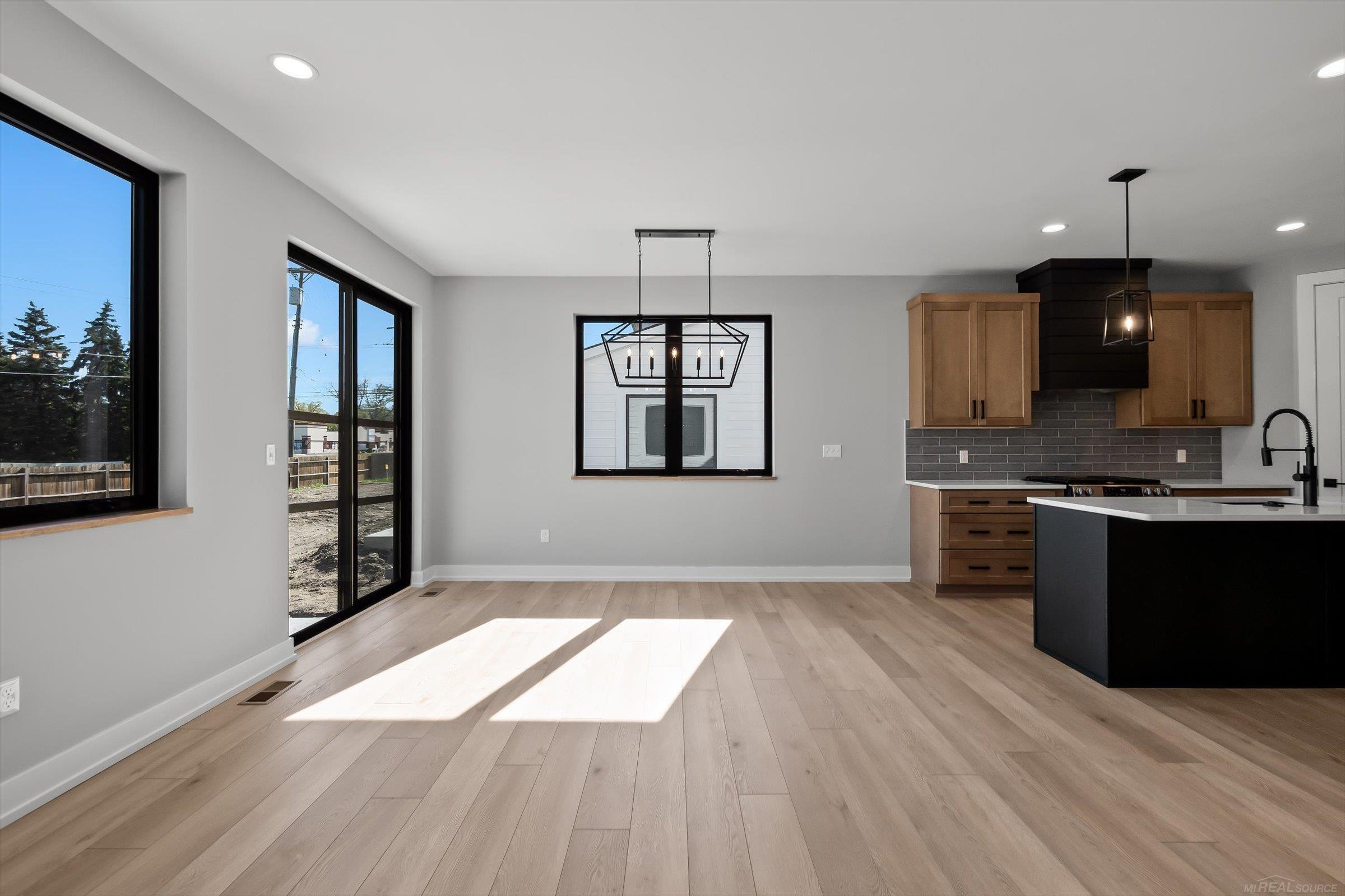5829 Heights Drive Property Photo 13