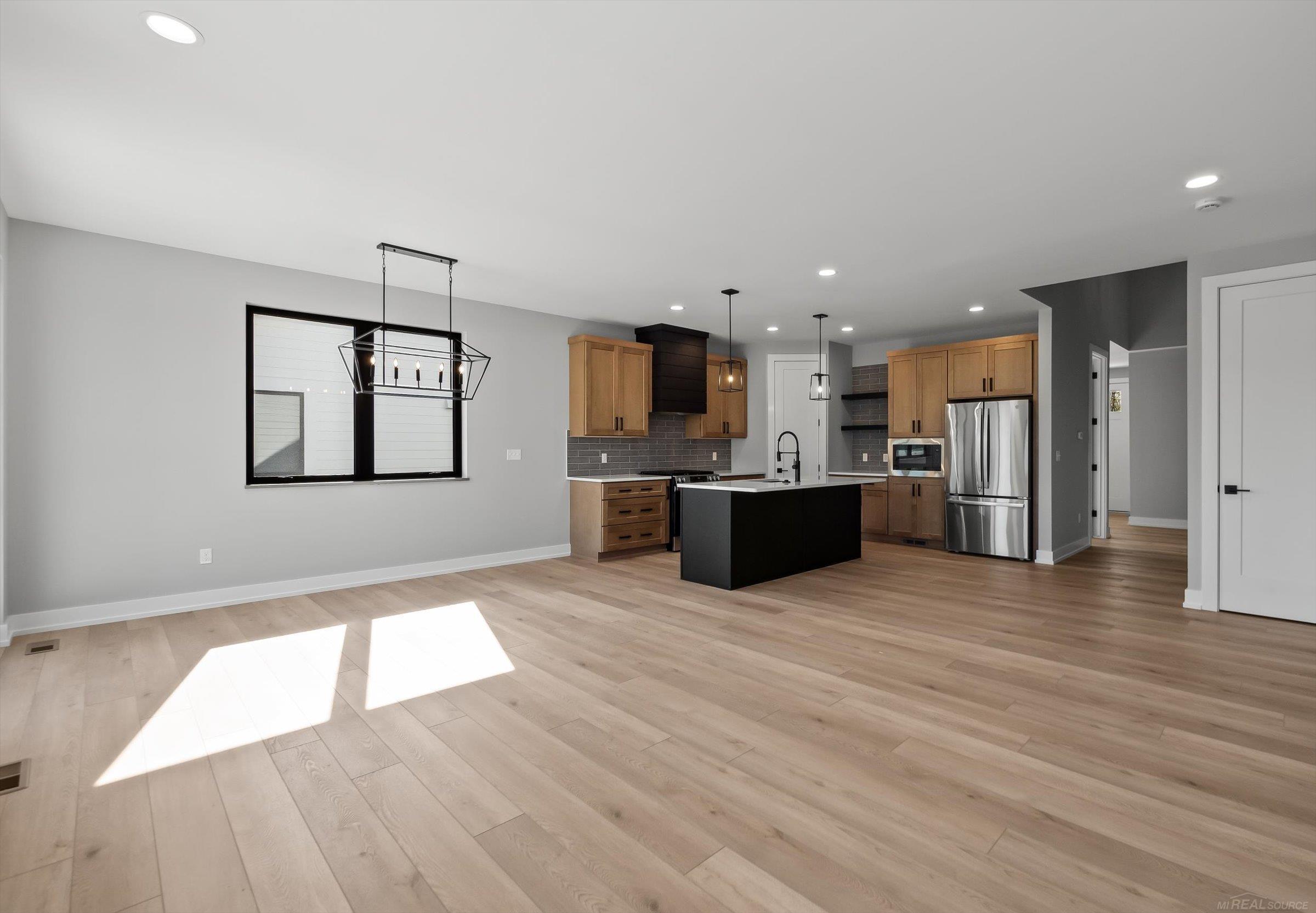 5829 Heights Drive Property Photo 14
