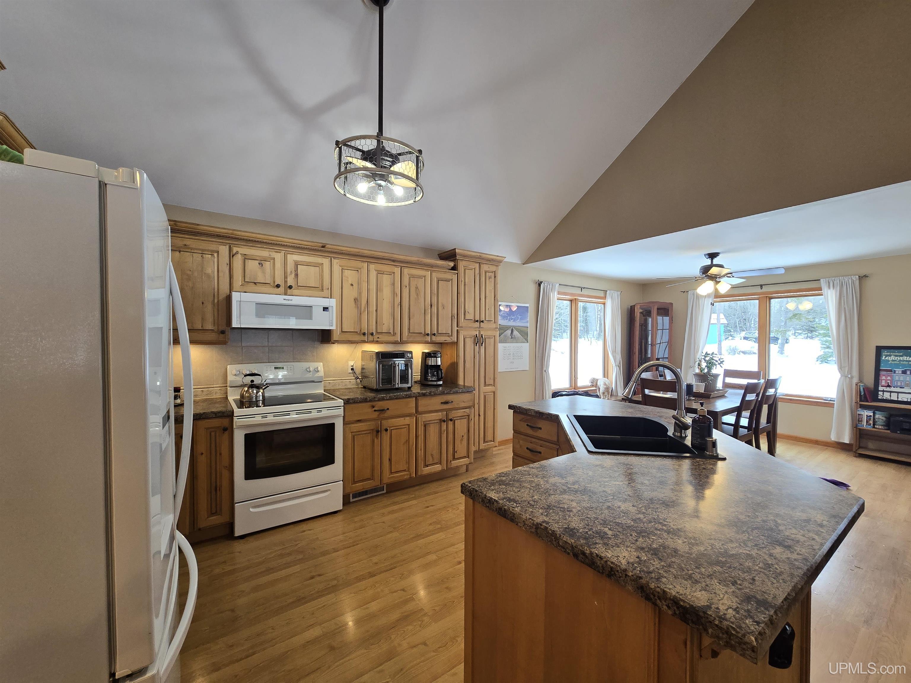 18217 2nd Sand Beach Road Property Photo 5