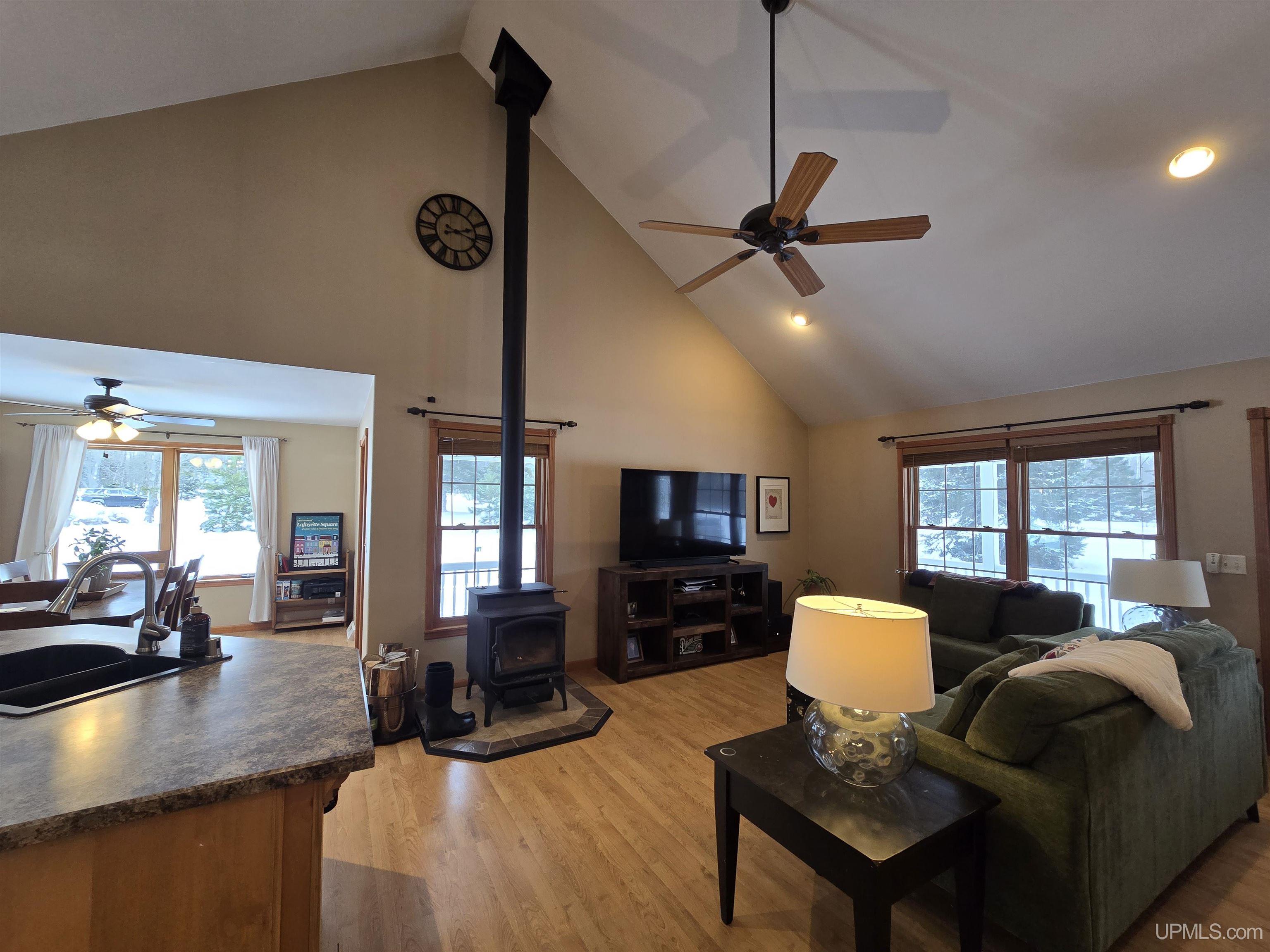 18217 2nd Sand Beach Road Property Photo 9