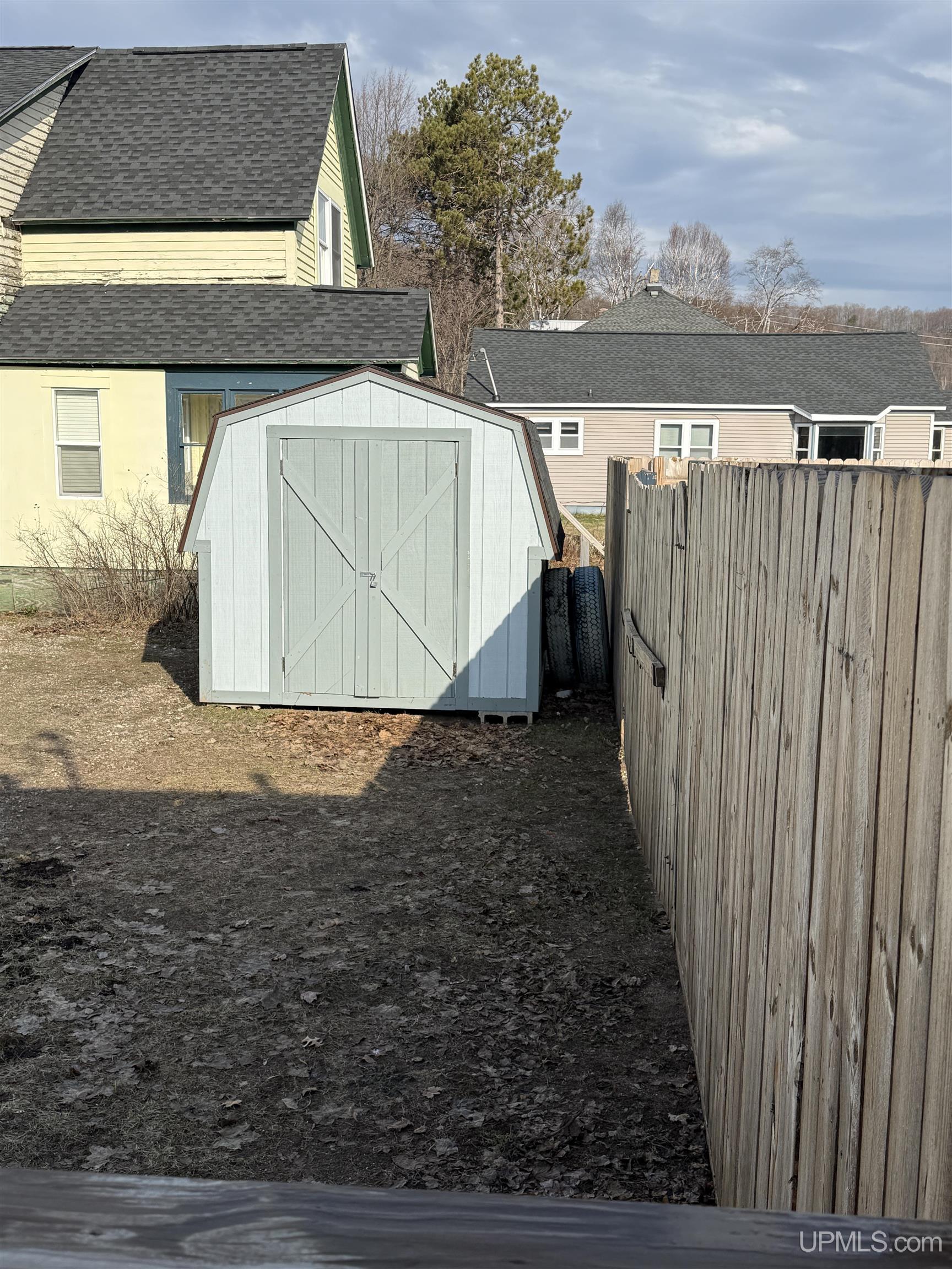 201 W Superior Street Property Photo 19