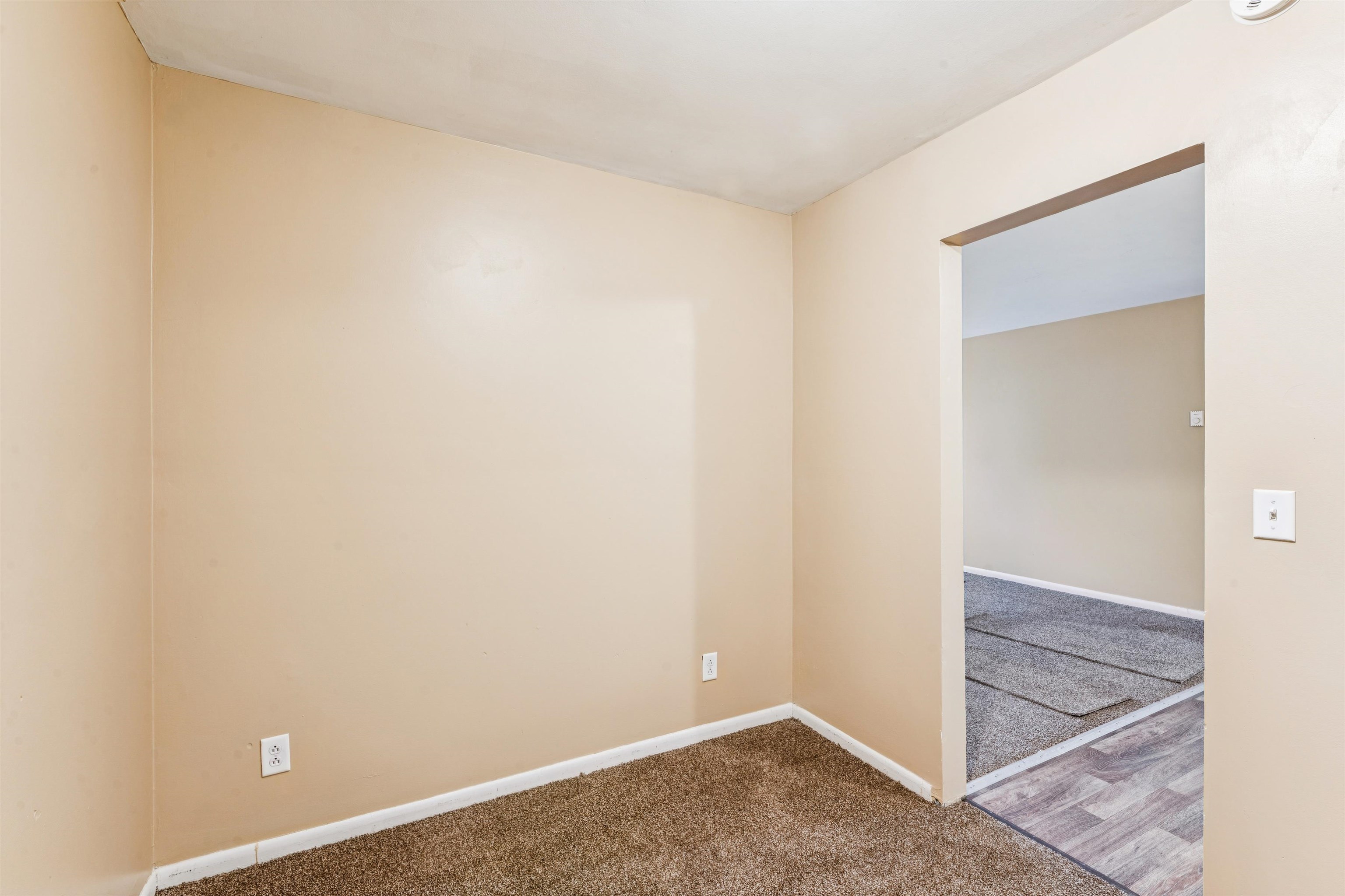 828 North Apt. #11 Street Property Photo 4