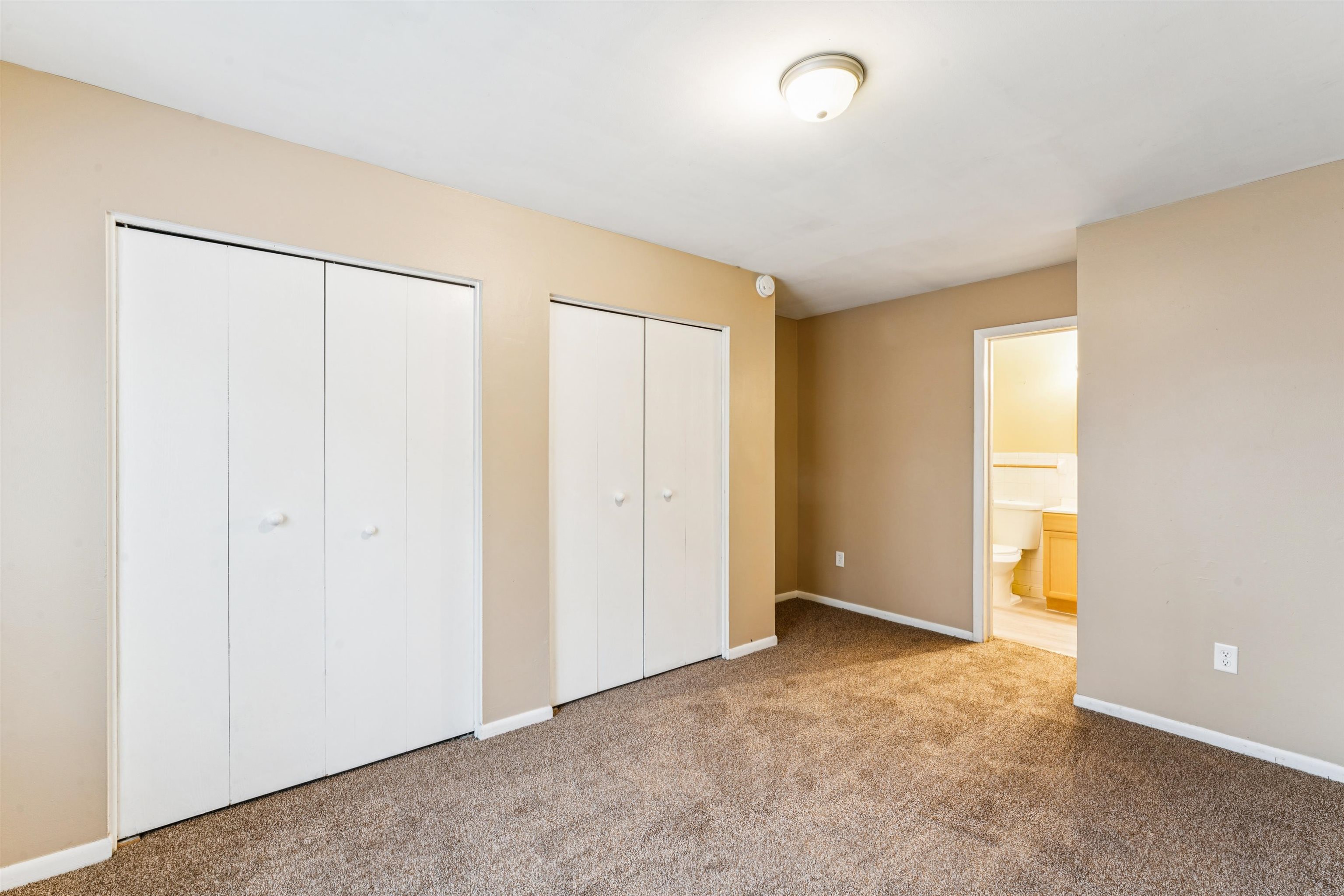 828 North Apt. #11 Street Property Photo 5