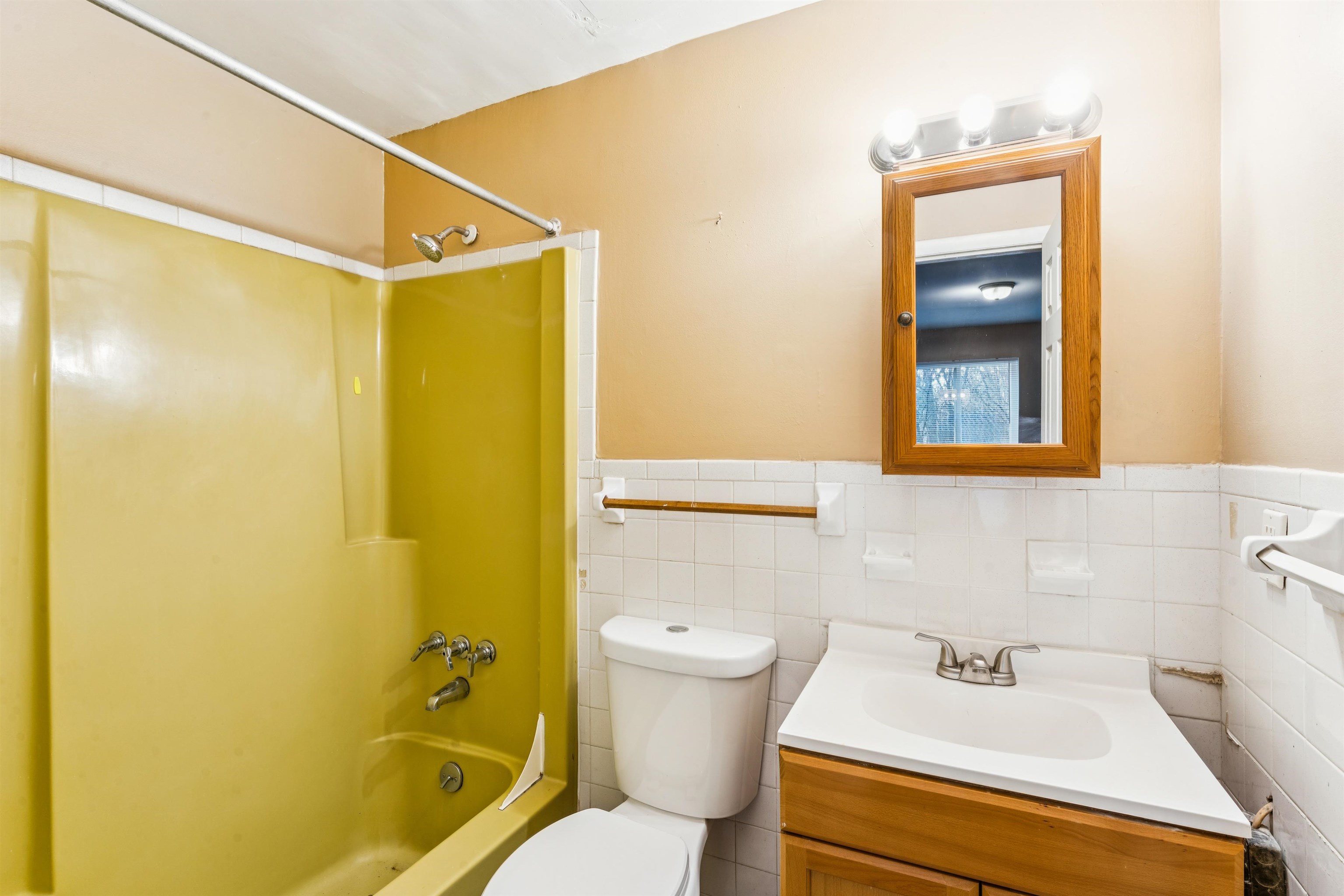 828 North Apt. #11 Street Property Photo 7