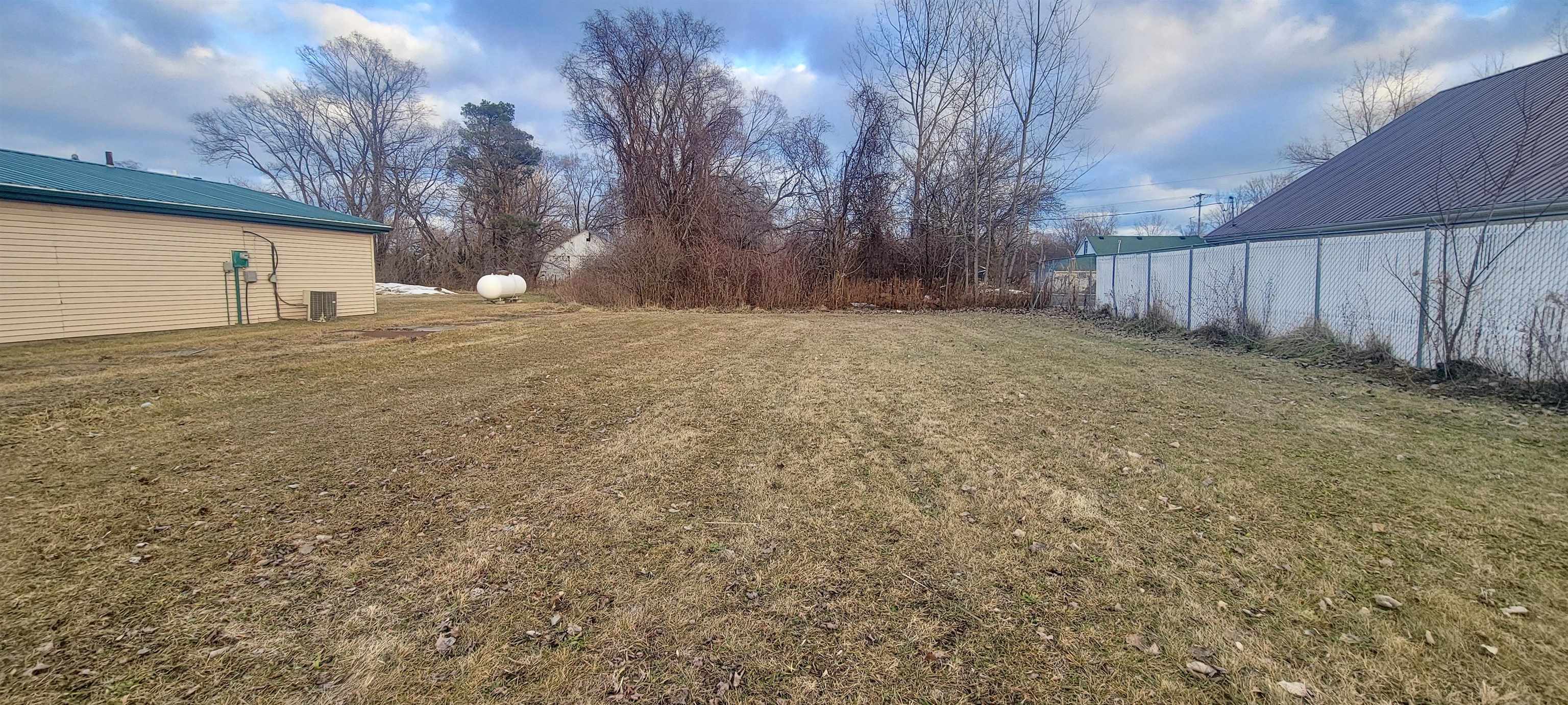 3840 N Huron Road Road