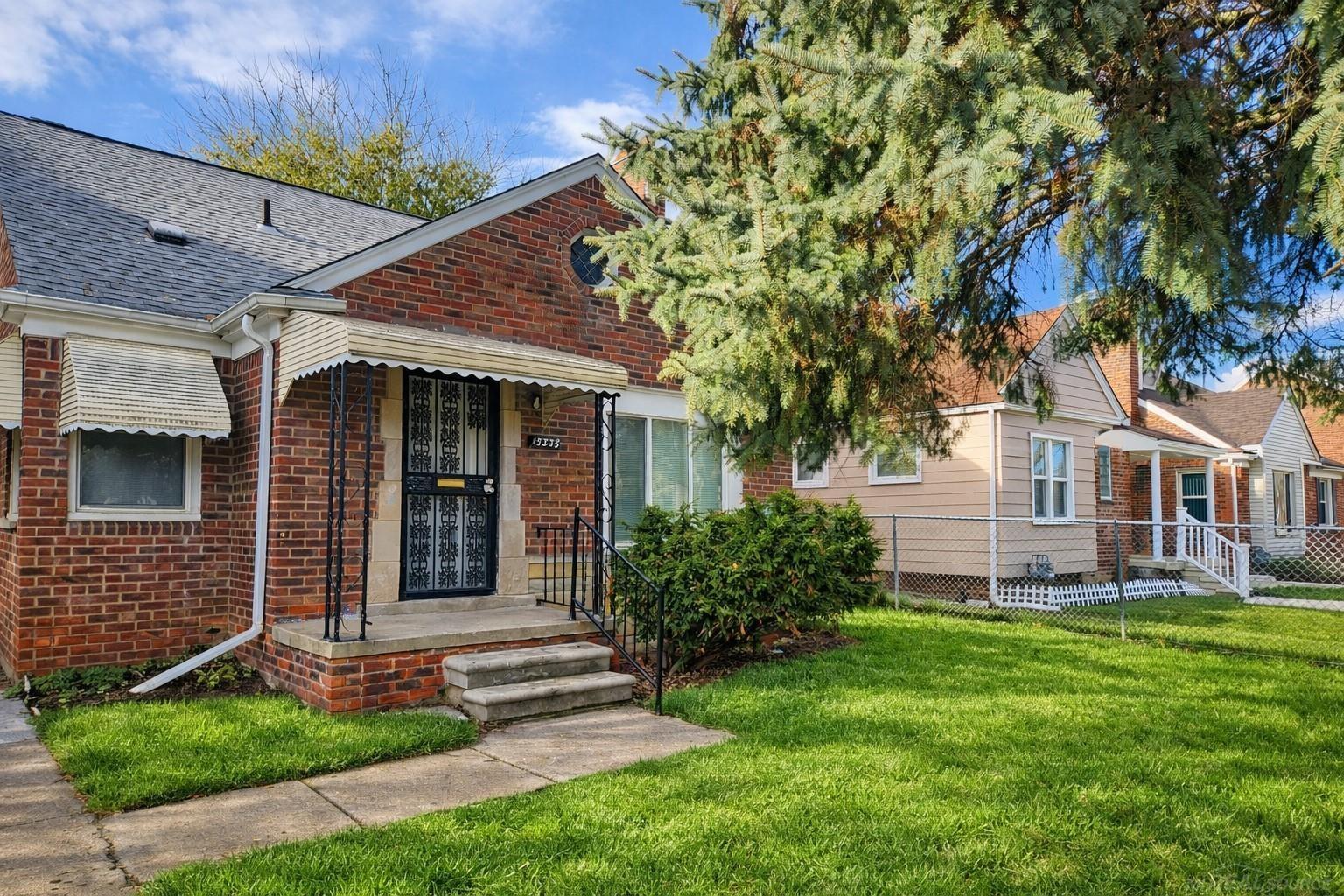 15335 Vaughan Street Property Photo 1