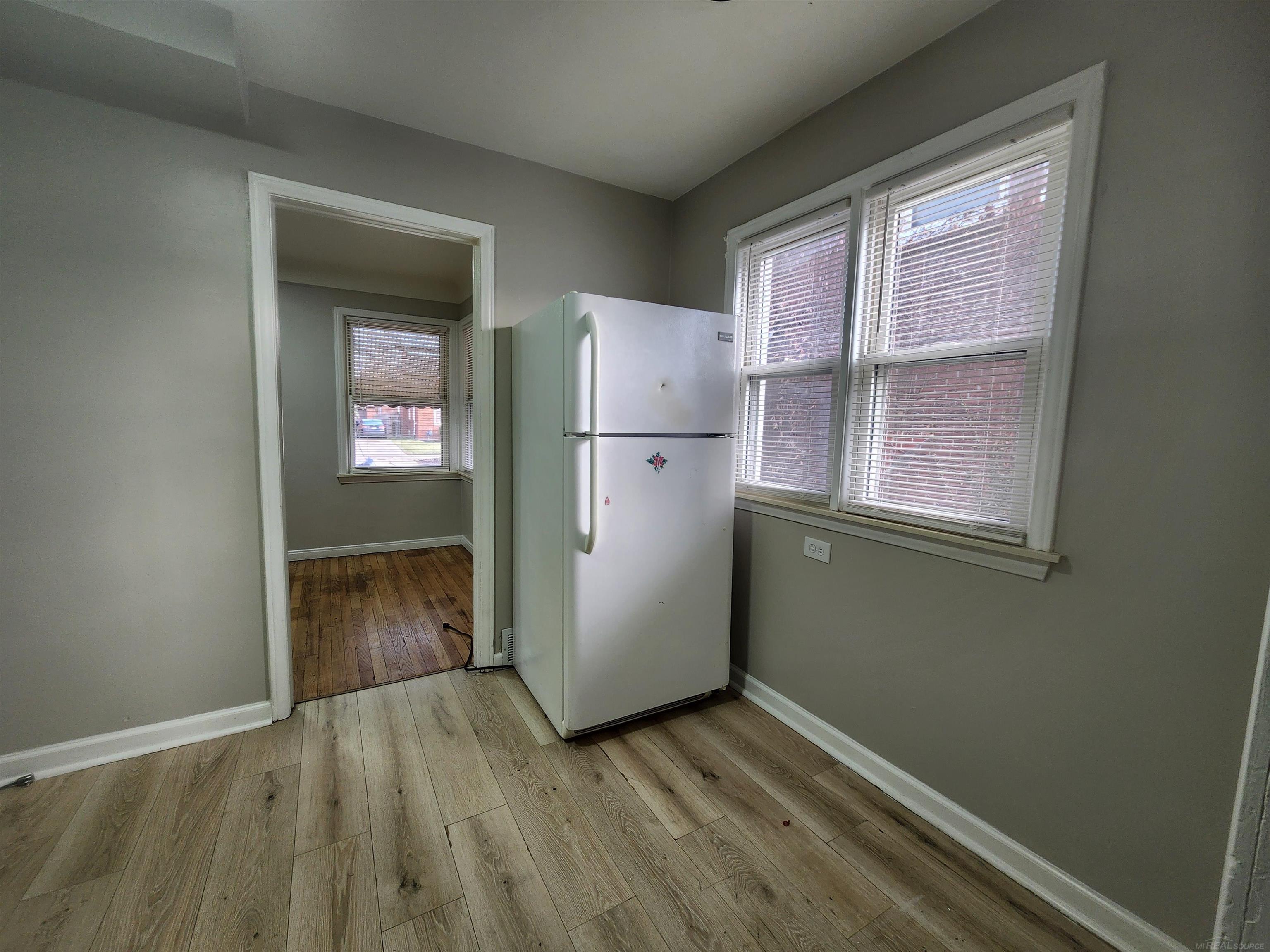 15335 Vaughan Street Property Photo 5
