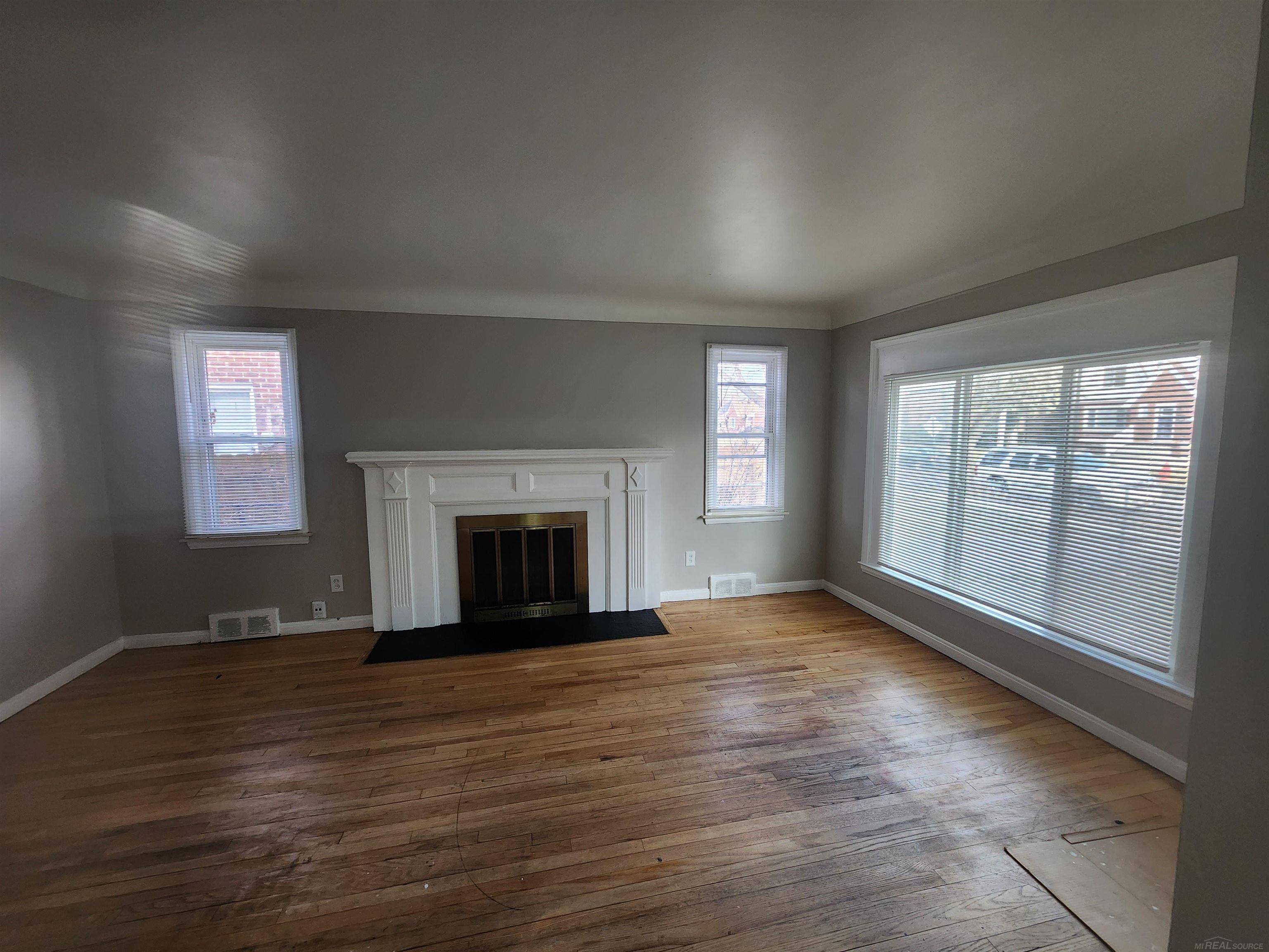 15335 Vaughan Street Property Photo 6