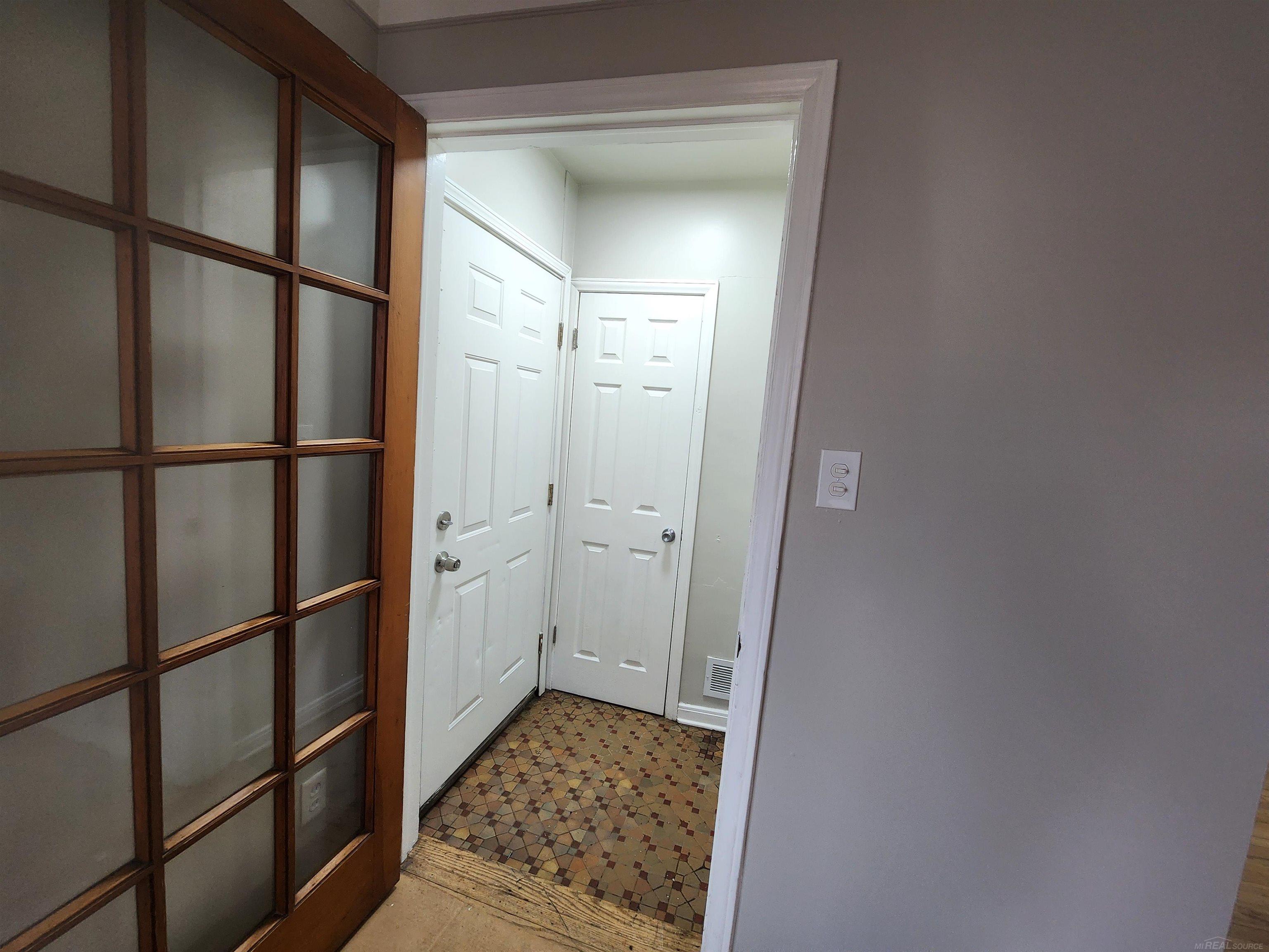 15335 Vaughan Street Property Photo 8