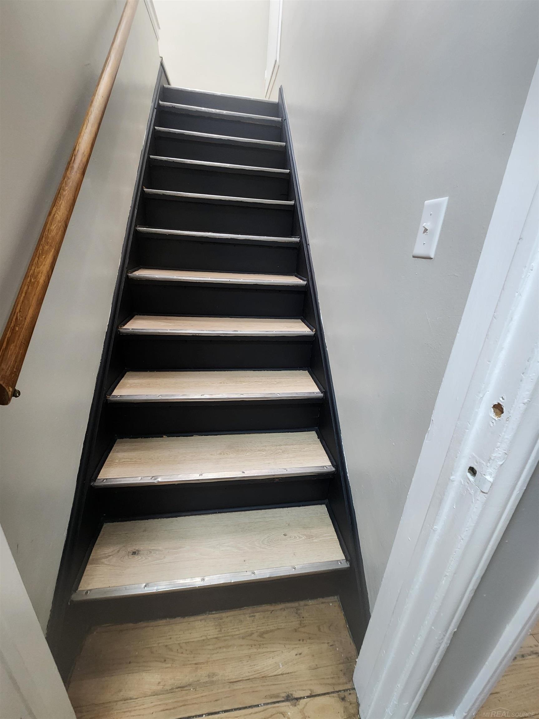 15335 Vaughan Street Property Photo 13