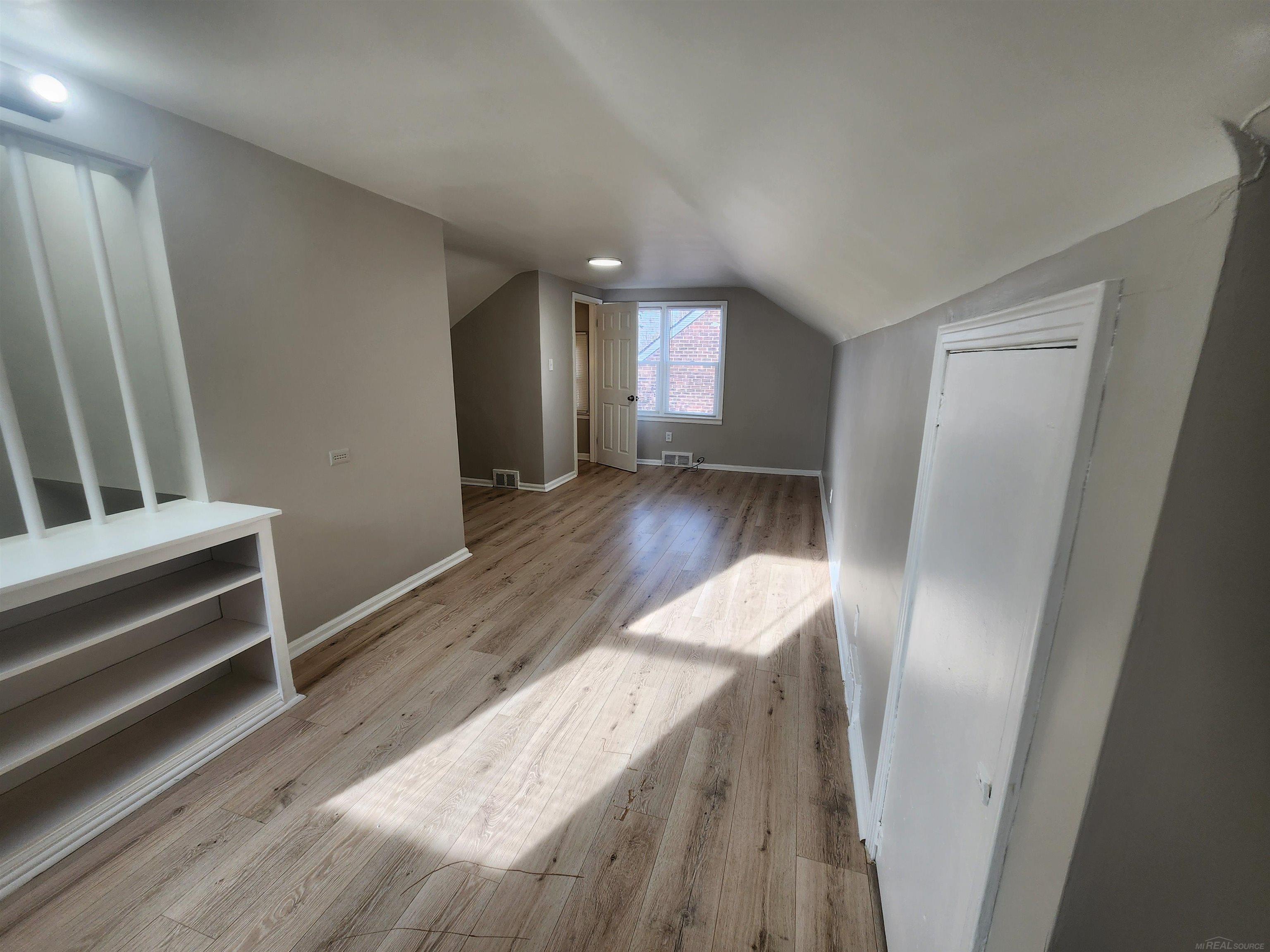 15335 Vaughan Street Property Photo 14