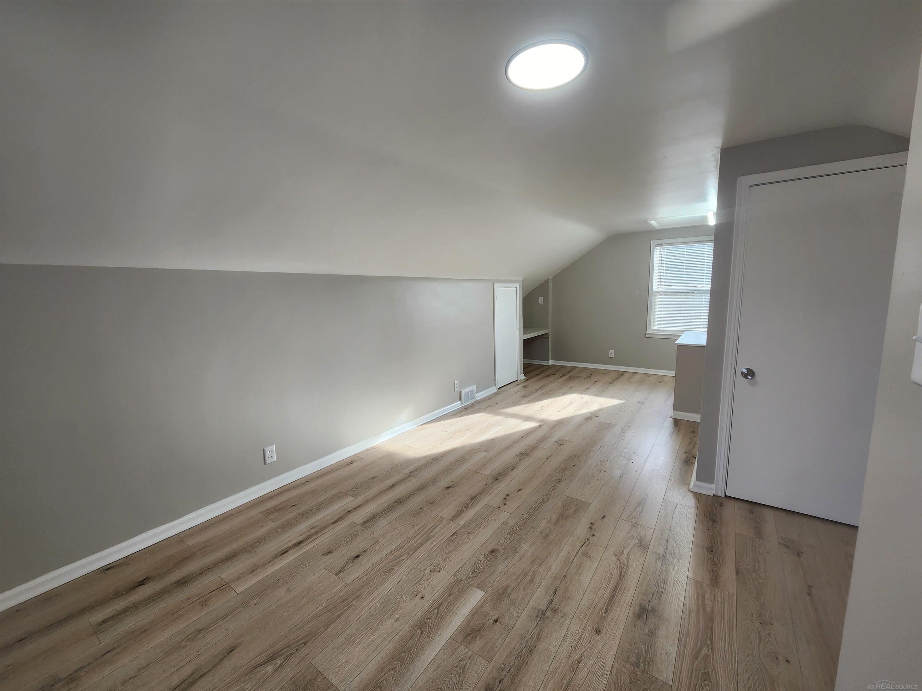 15335 Vaughan Street Property Photo 15