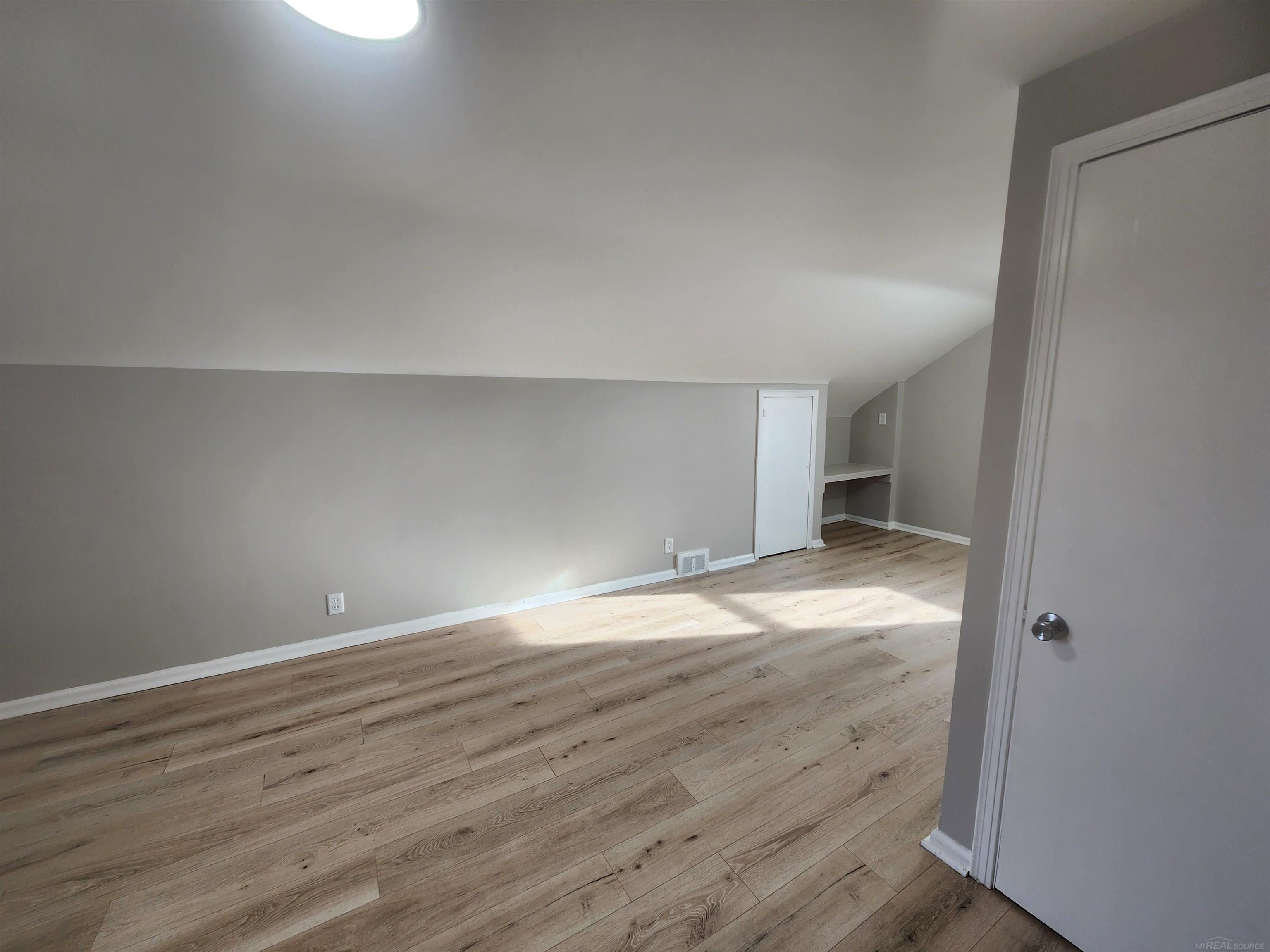 15335 Vaughan Street Property Photo 16