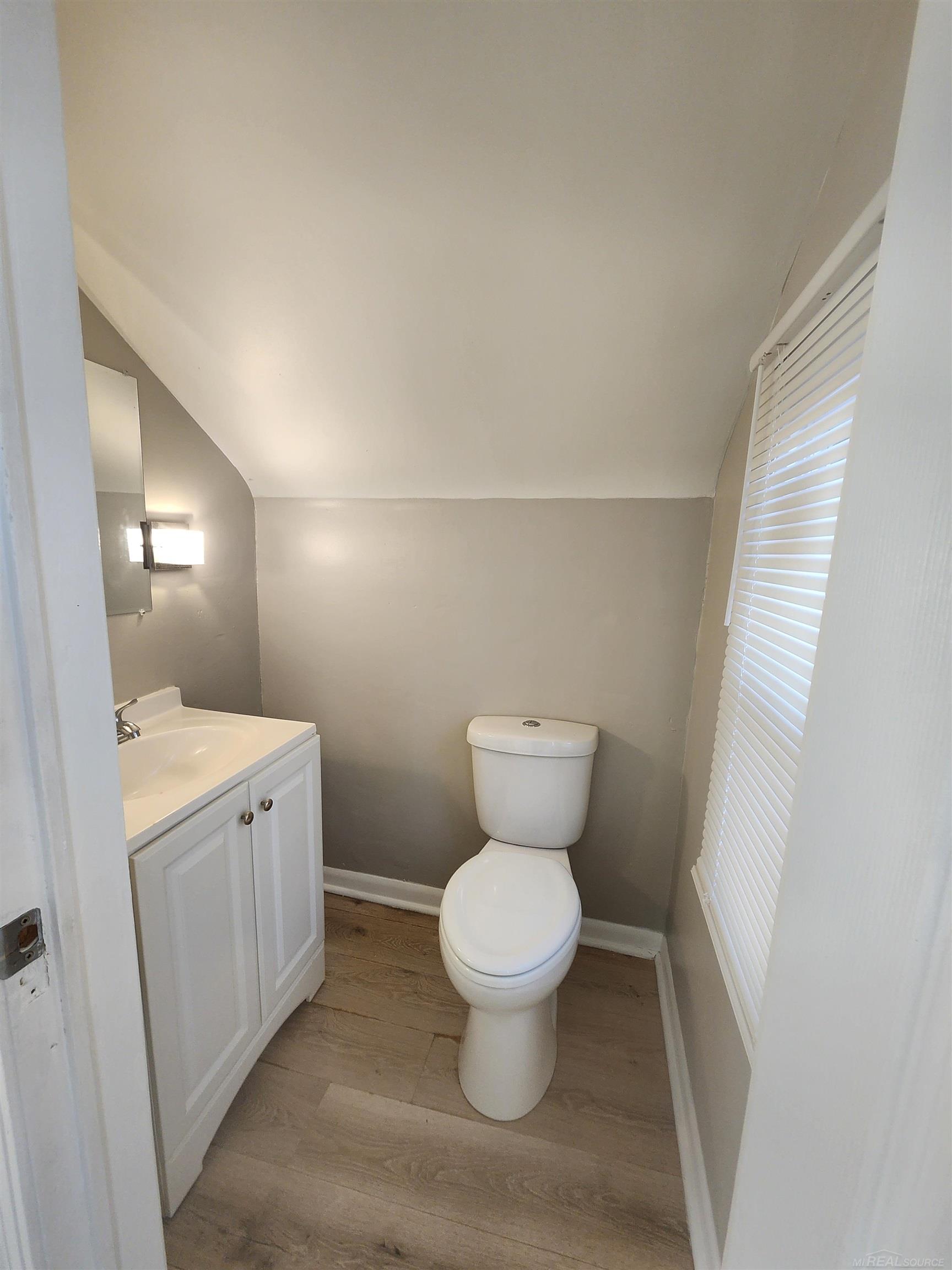 15335 Vaughan Street Property Photo 17