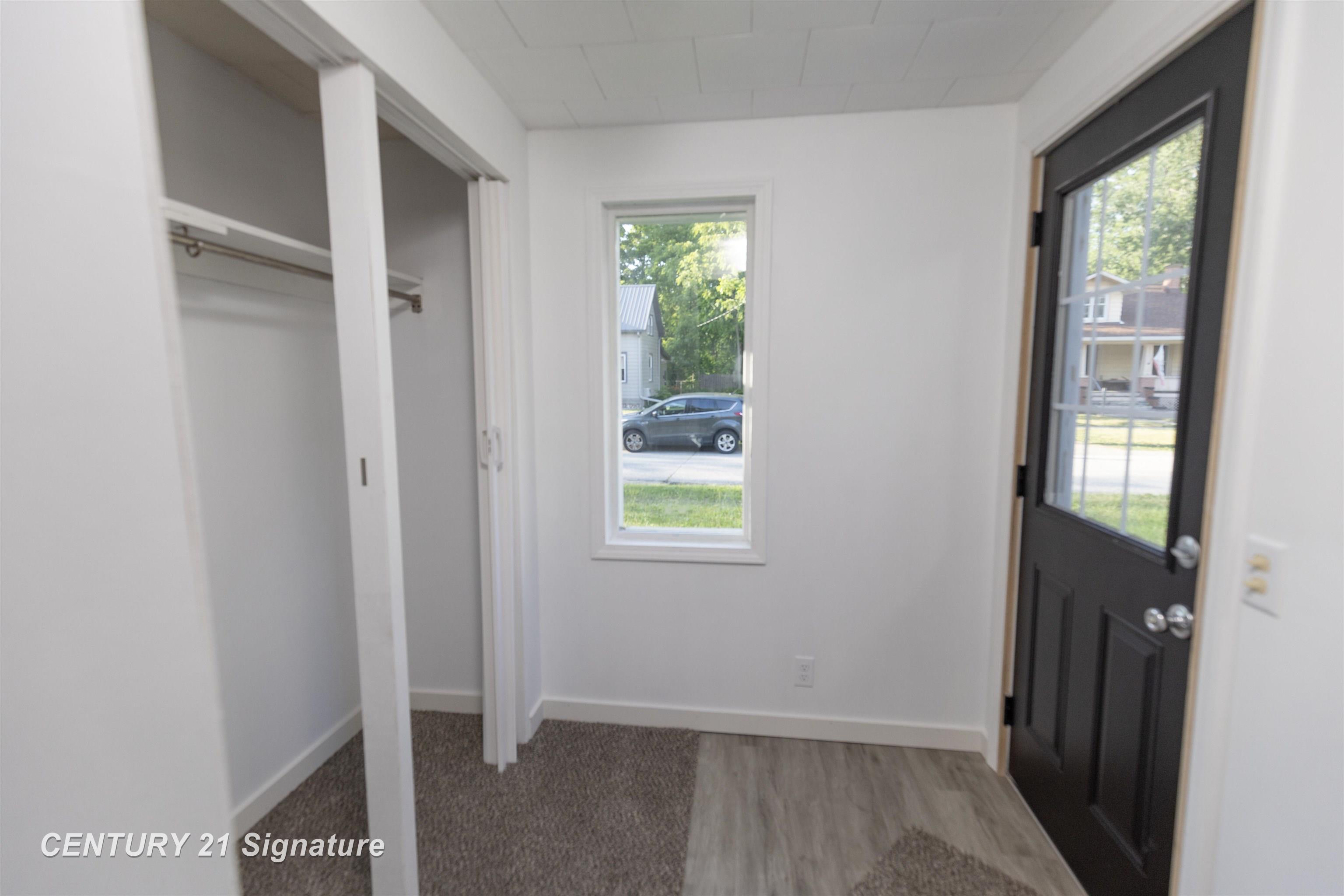 611 W 2nd Street Property Photo 6