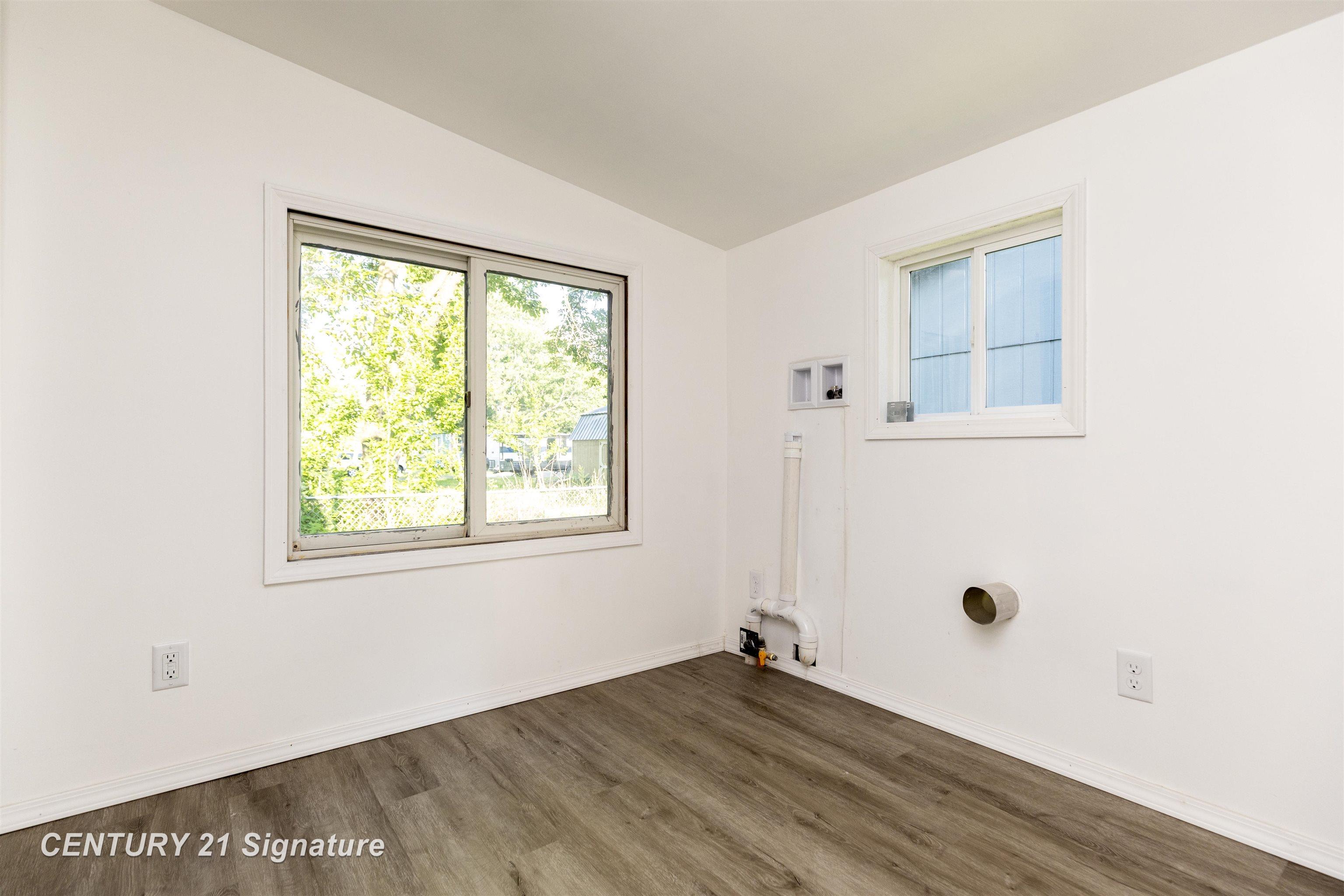 611 W 2nd Street Property Photo 18