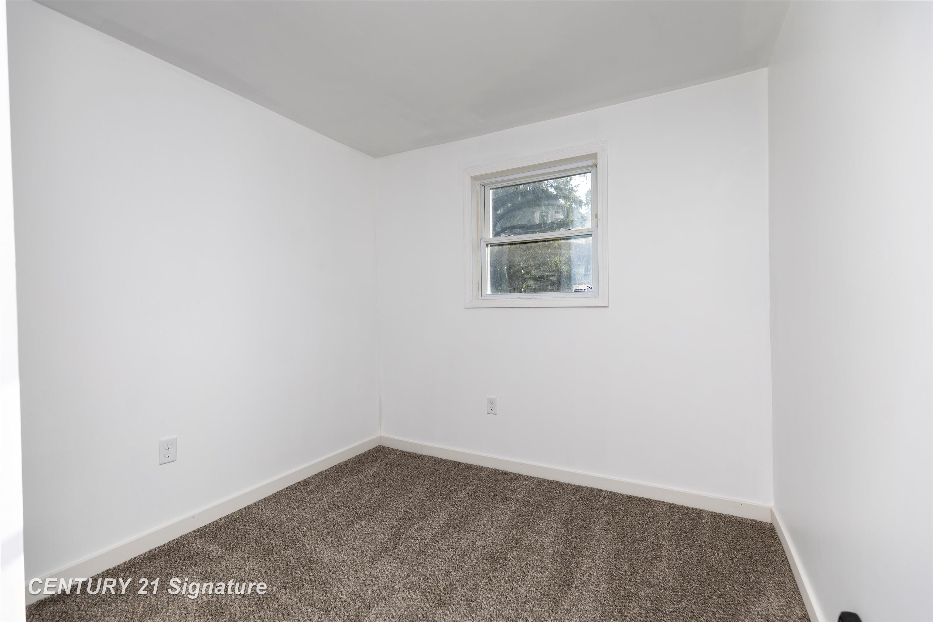 611 W 2nd Street Property Photo 21