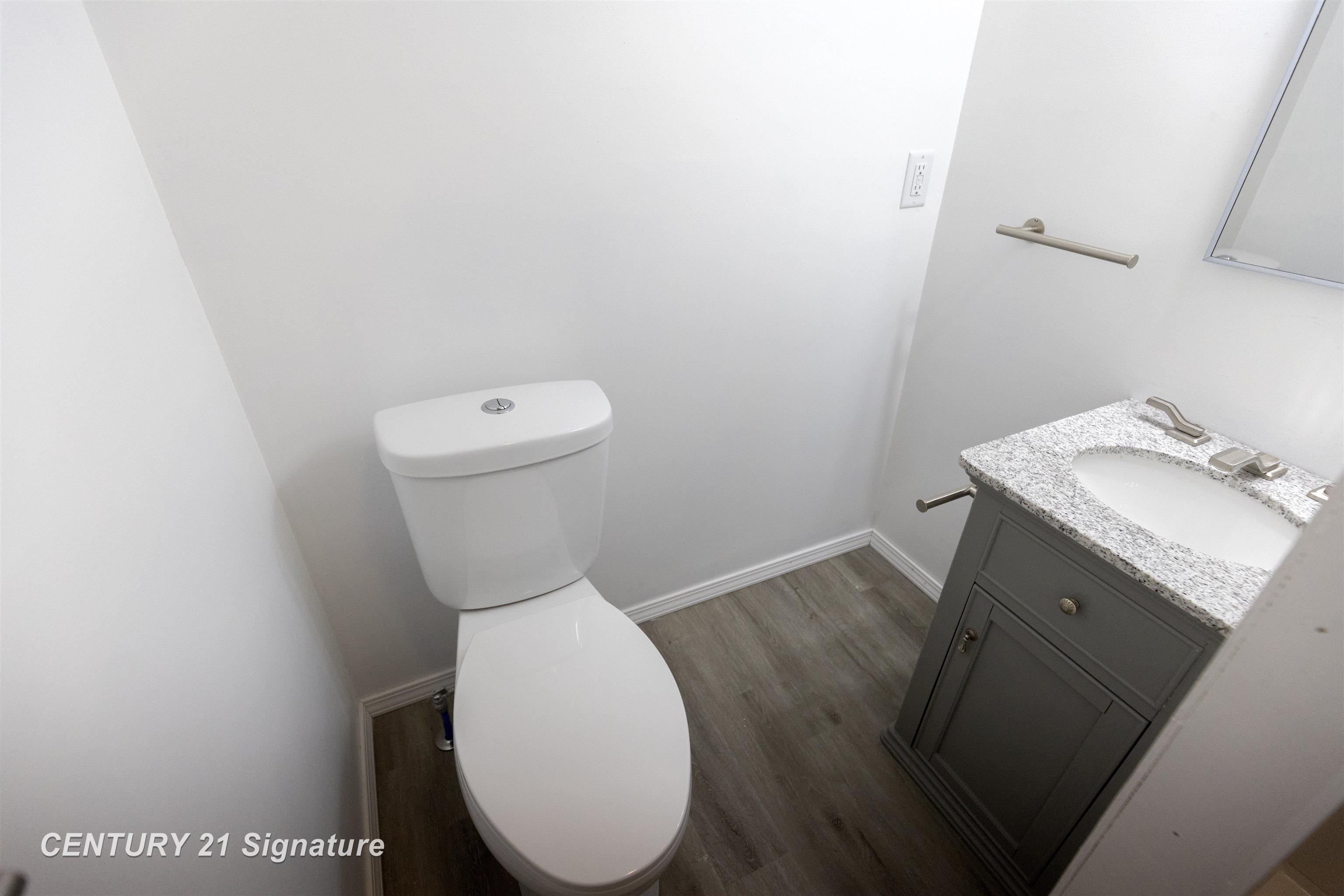 611 W 2nd Street Property Photo 28
