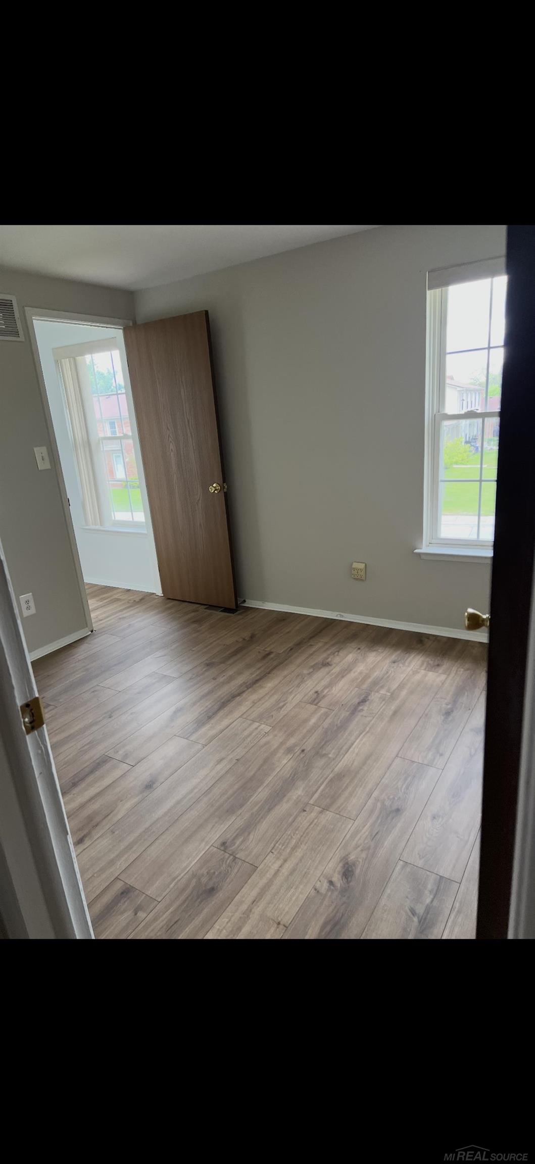 35144 Terrybrook Drive Property Photo 6