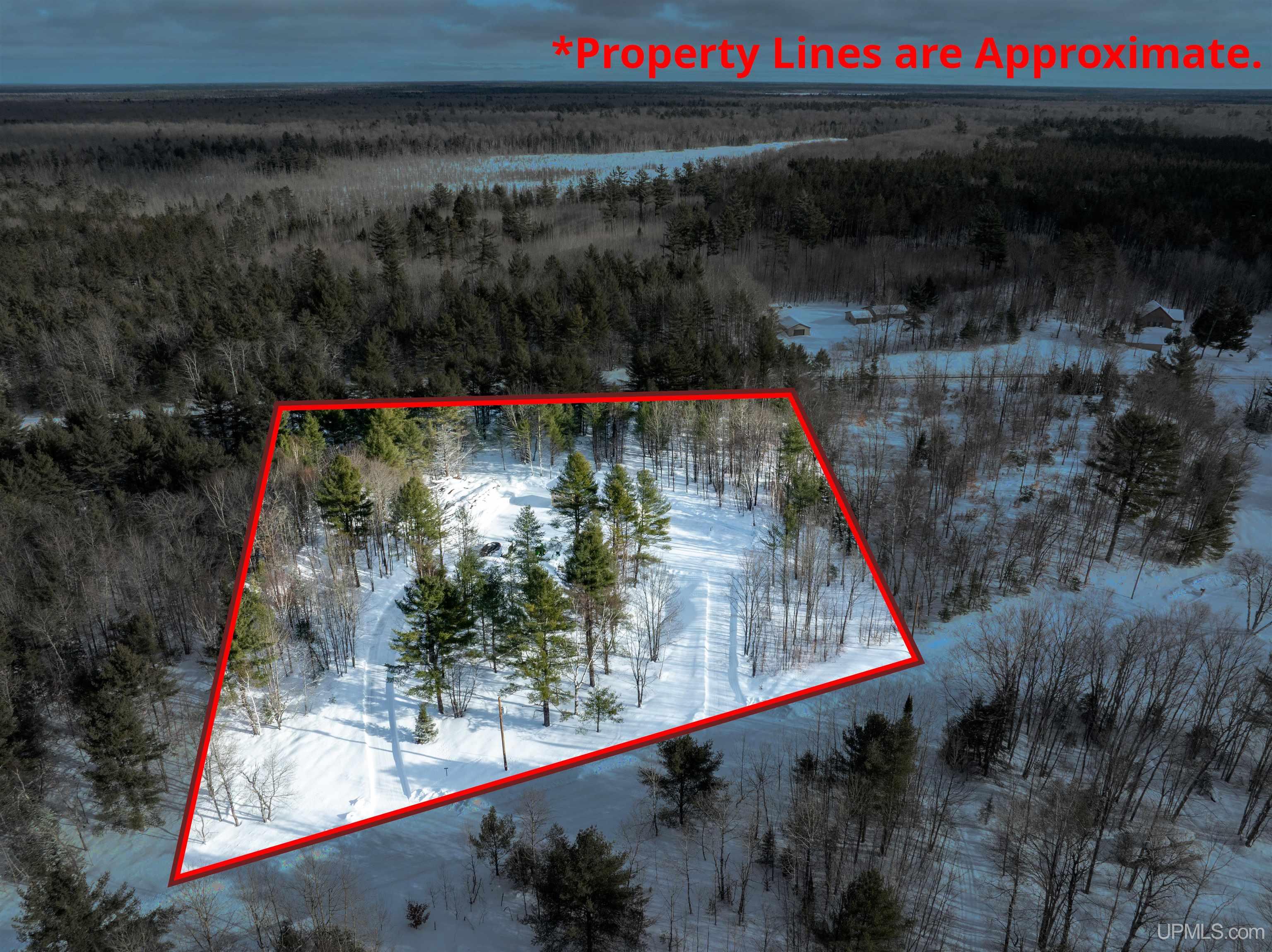 8671 M-94 Road Property Photo 1