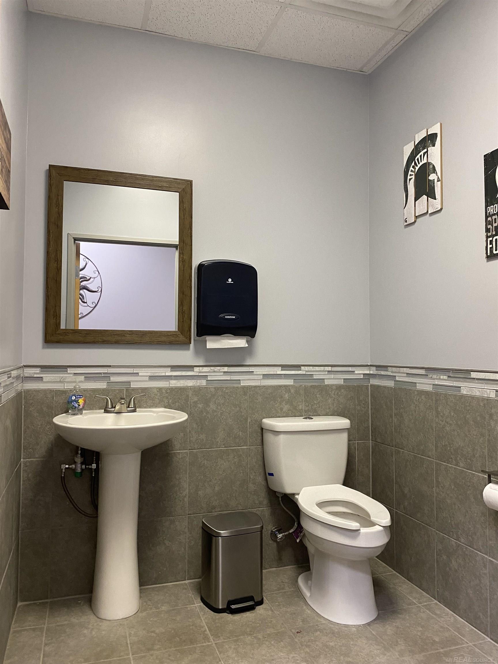 55951 Gratiot Avenue Property Photo 31