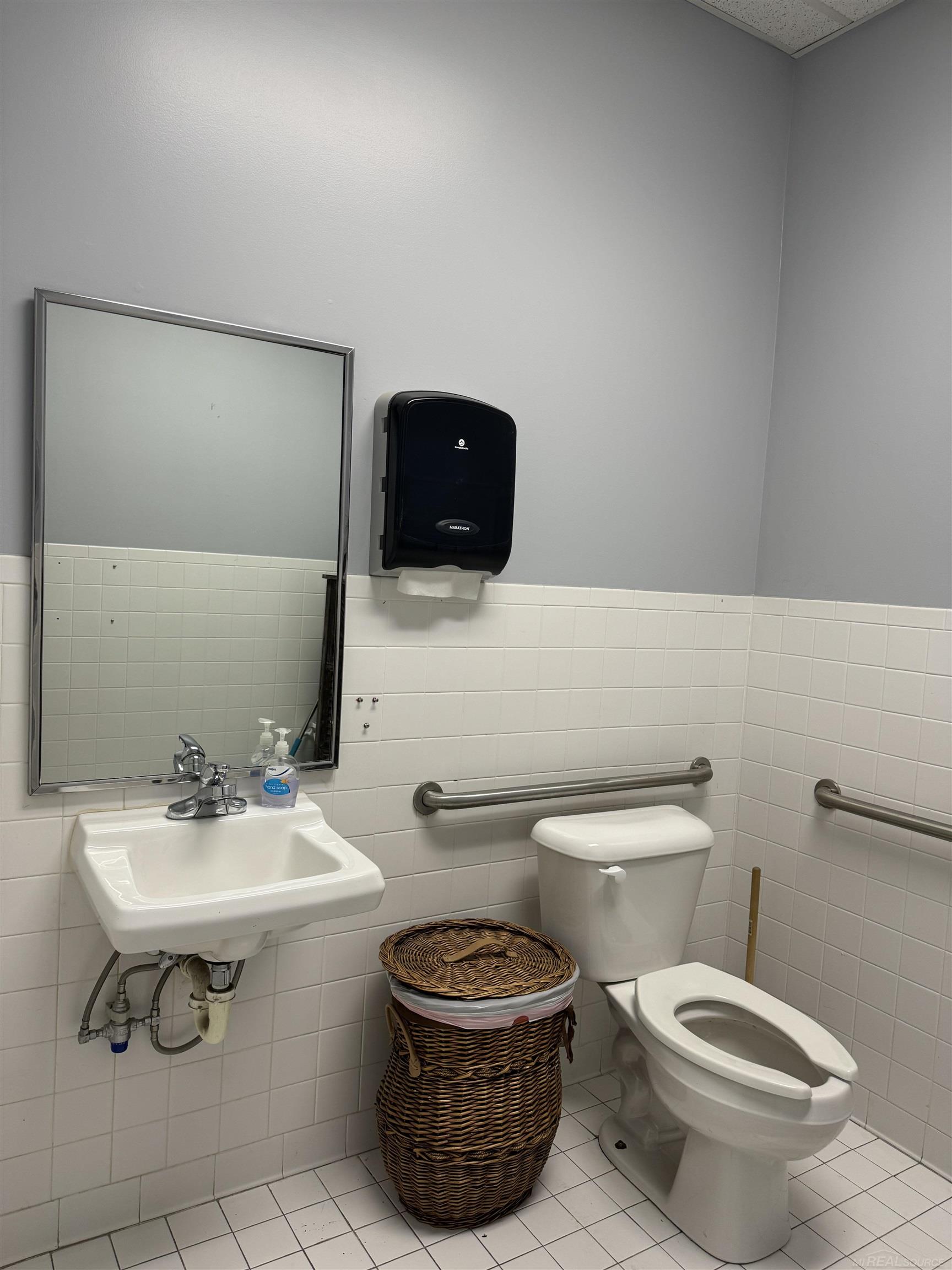55951 Gratiot Avenue Property Photo 36