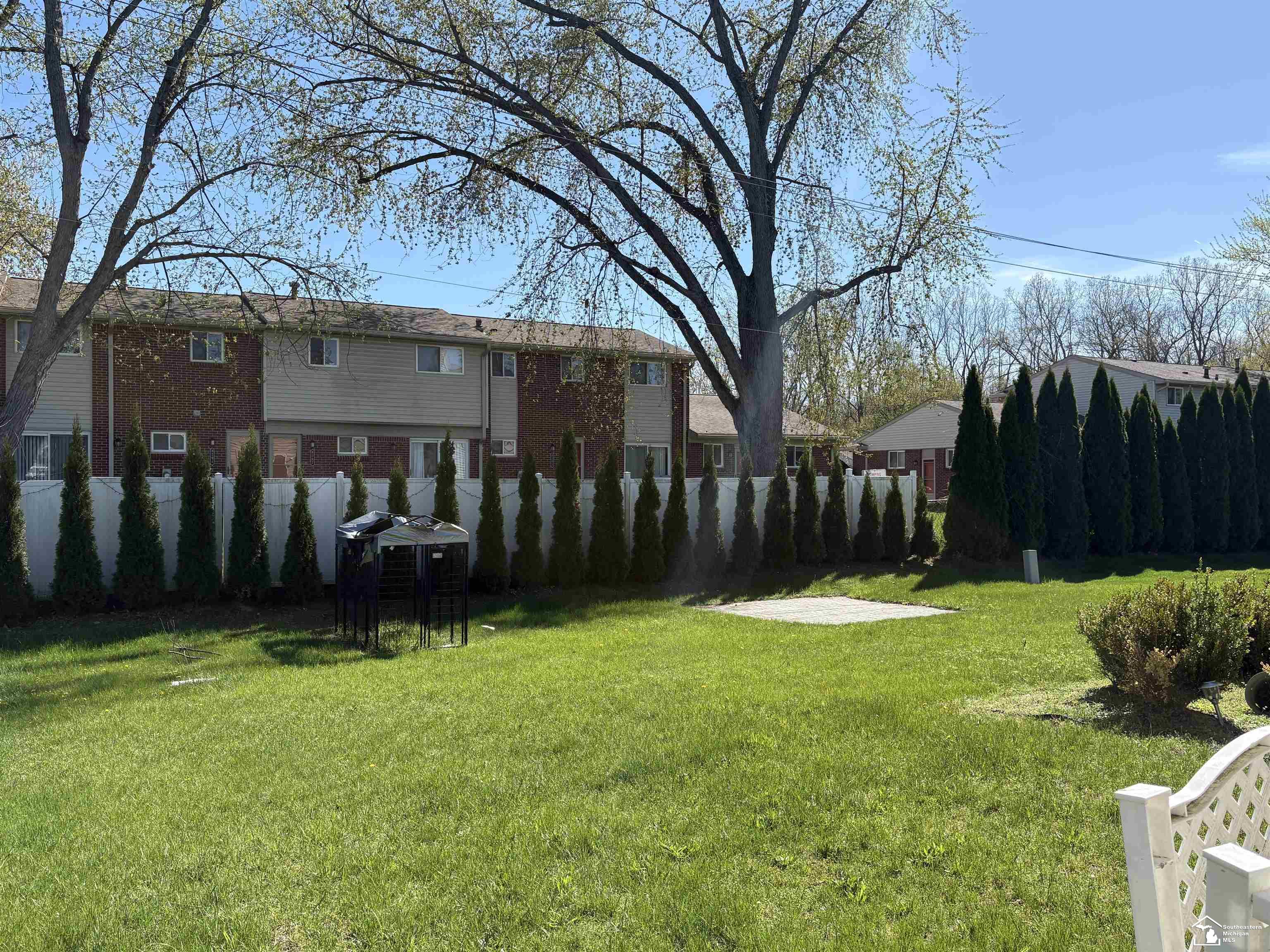 35773 Surrey Court Property Photo 3