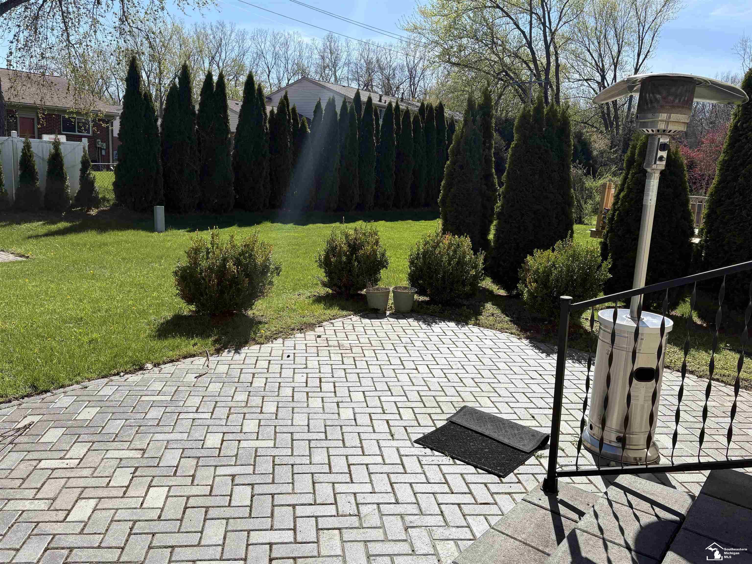 35773 Surrey Court Property Photo 4