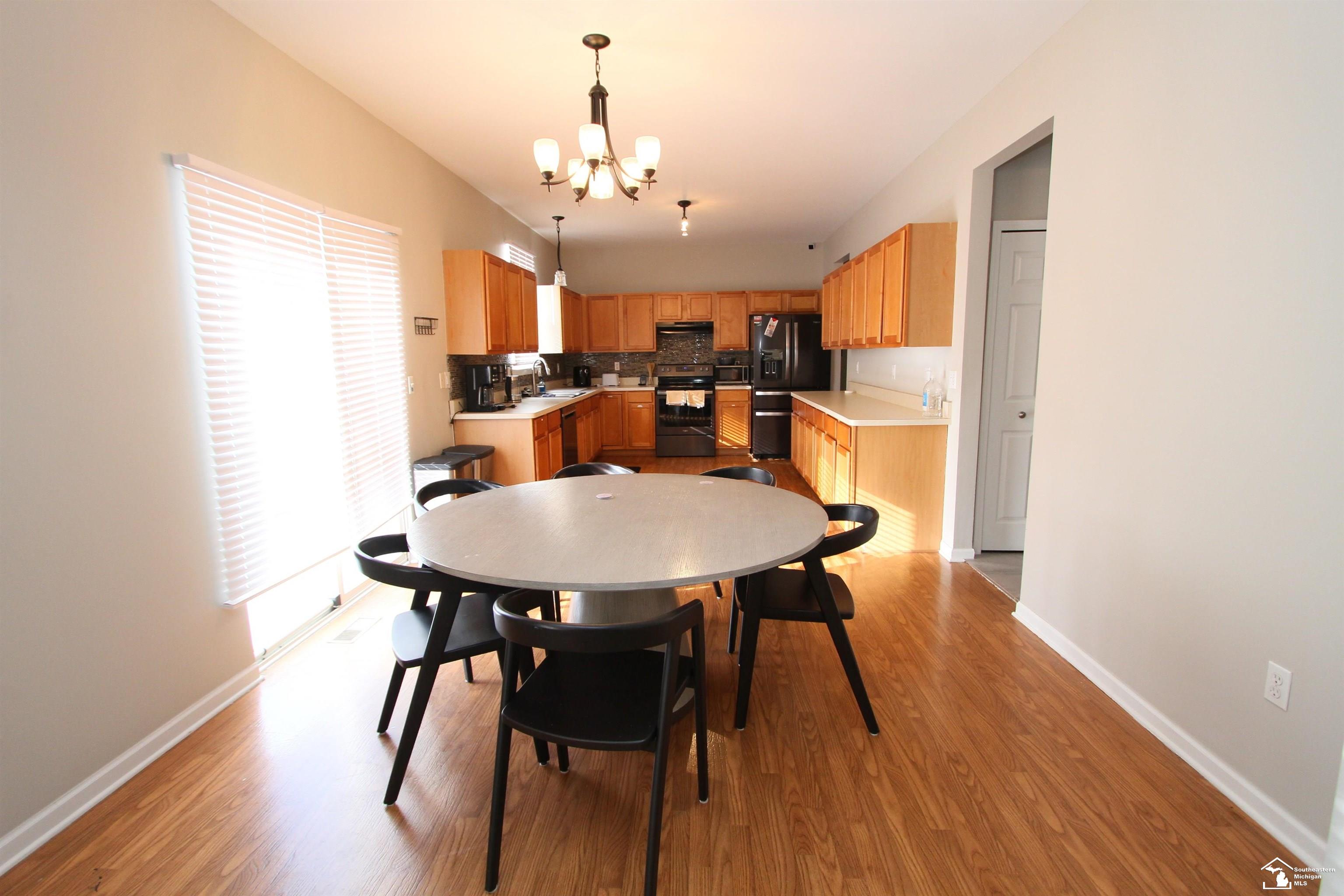 35773 Surrey Court Property Photo 13