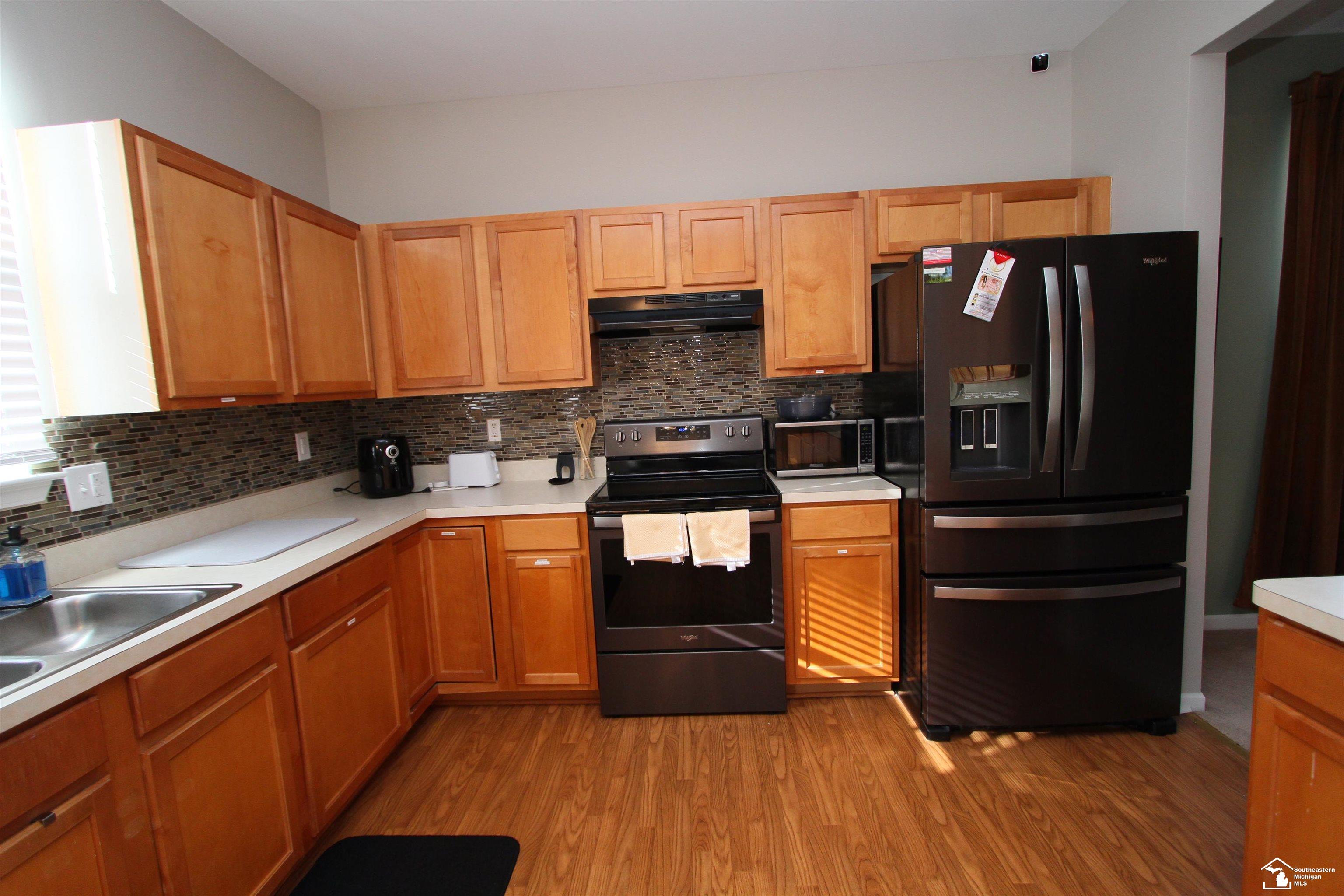 35773 Surrey Court Property Photo 16