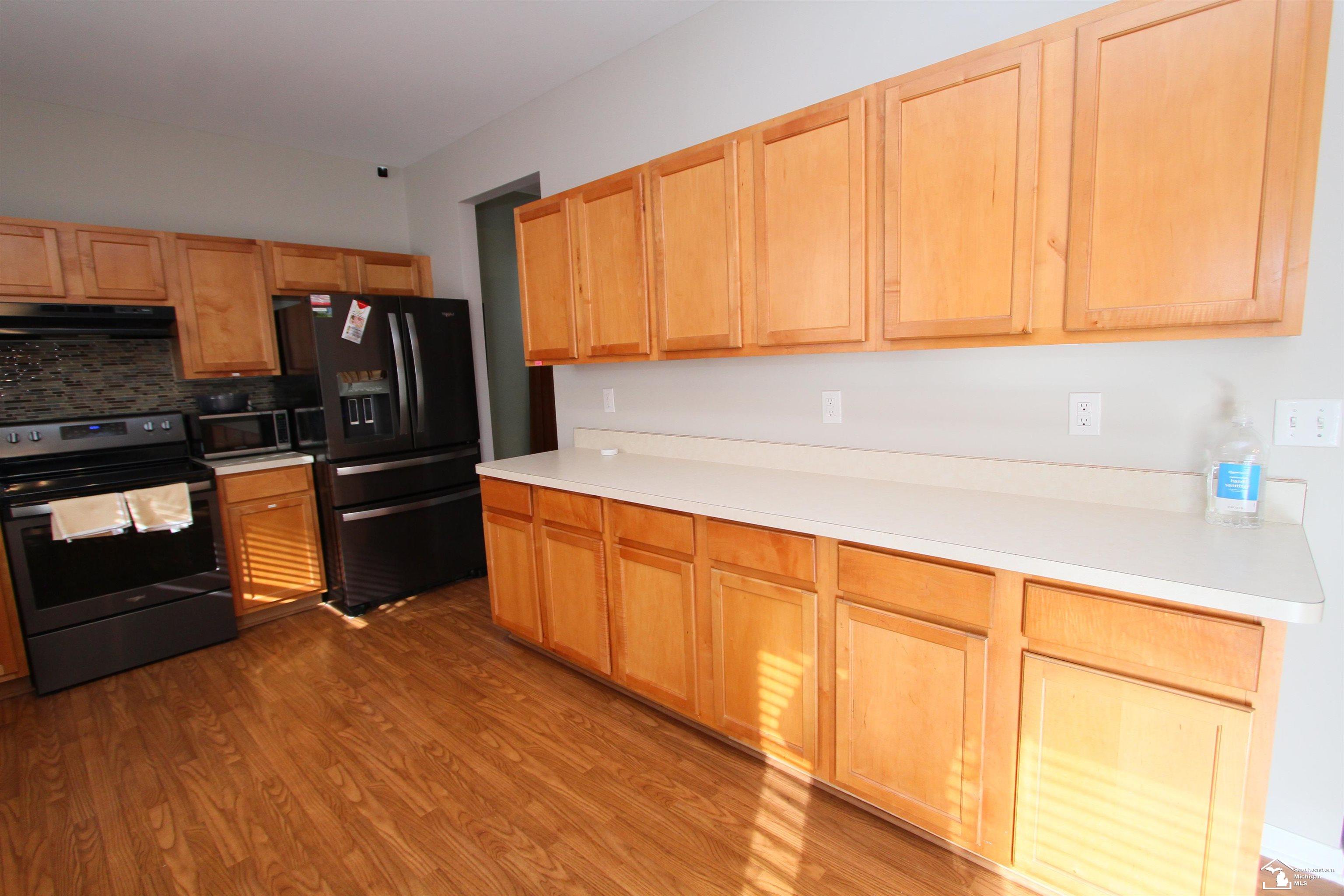 35773 Surrey Court Property Photo 17