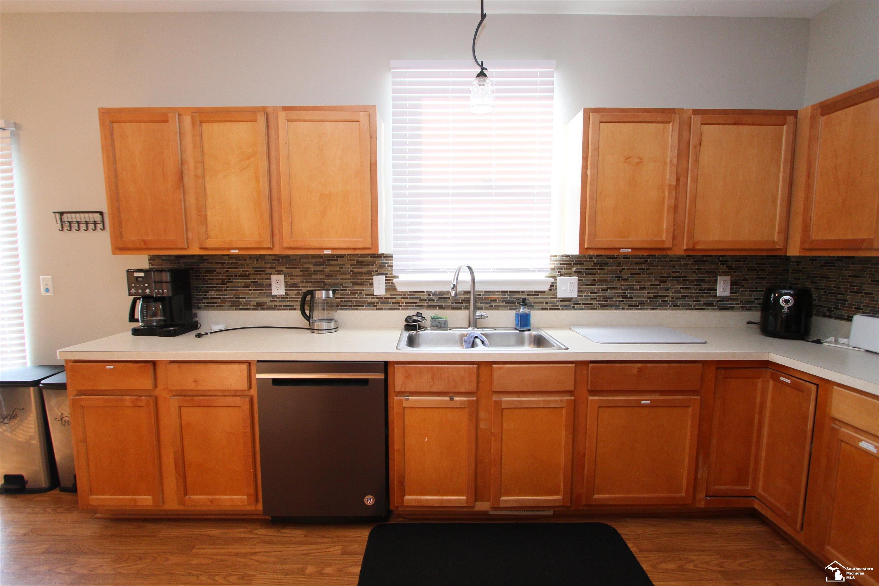 35773 Surrey Court Property Photo 18