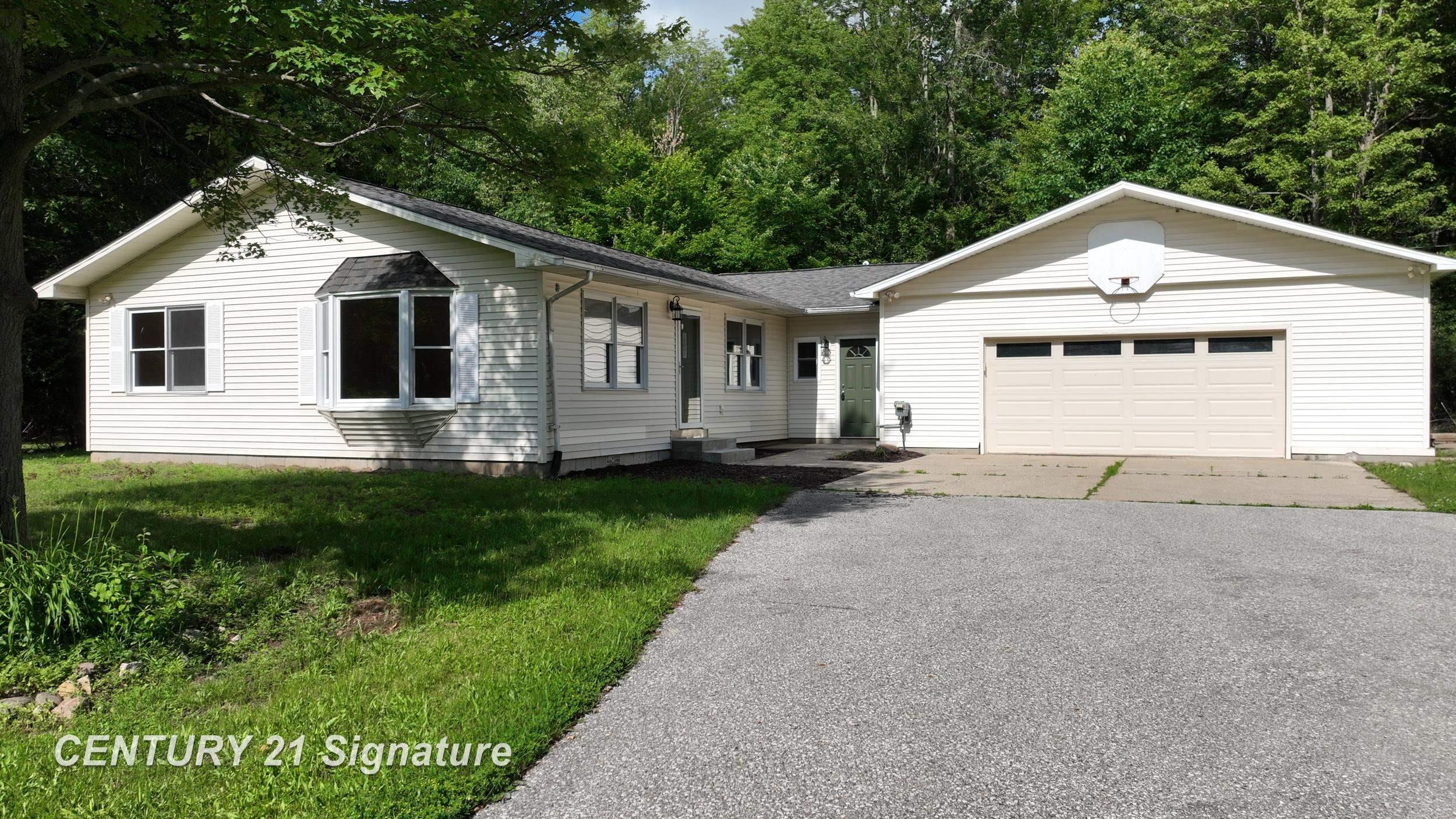 10293 Carr Road Property Photo 1