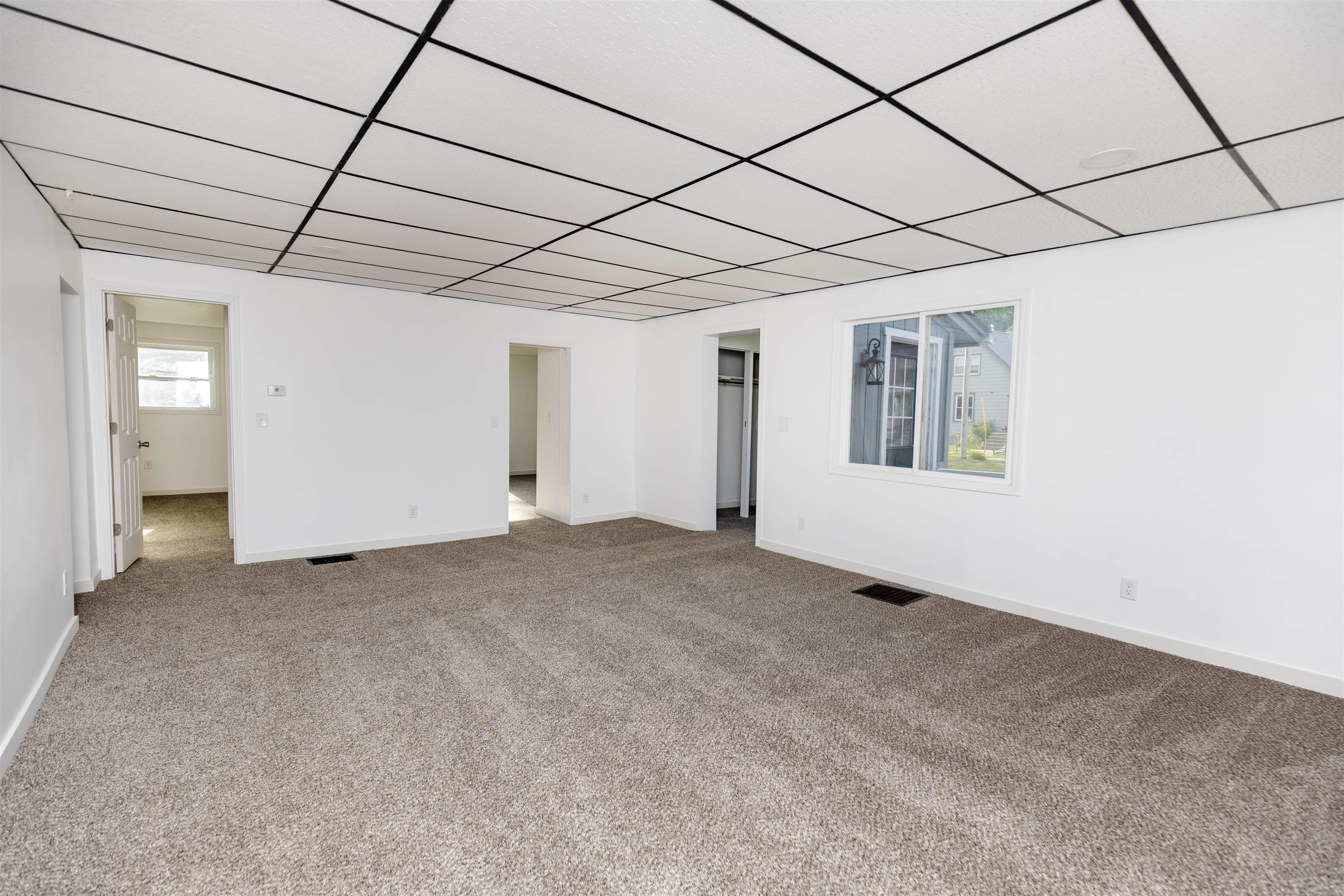 611 W 2nd Street Property Photo 10